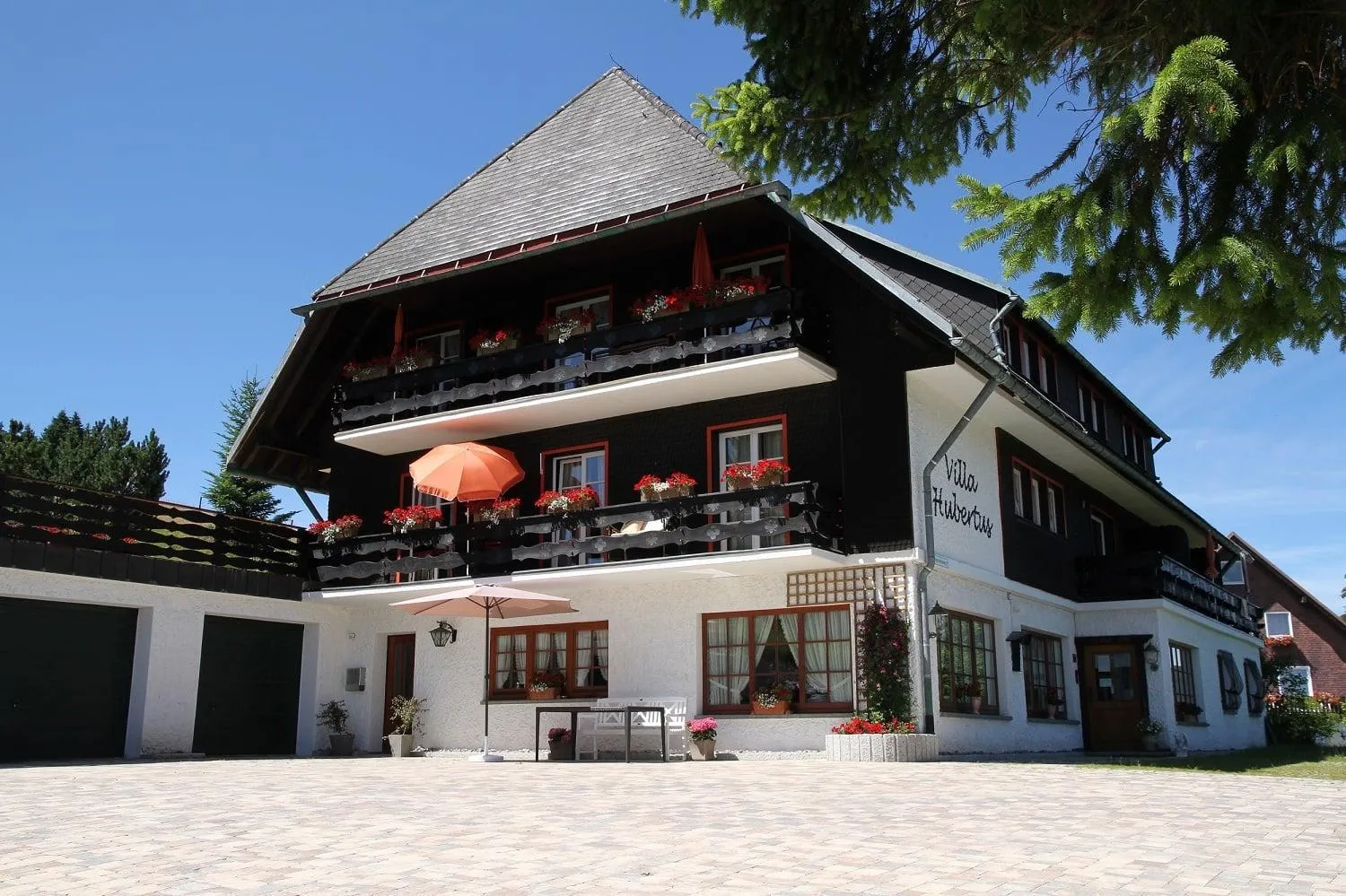 Villa Hubertus - Ferienwohnungen am Feldberg