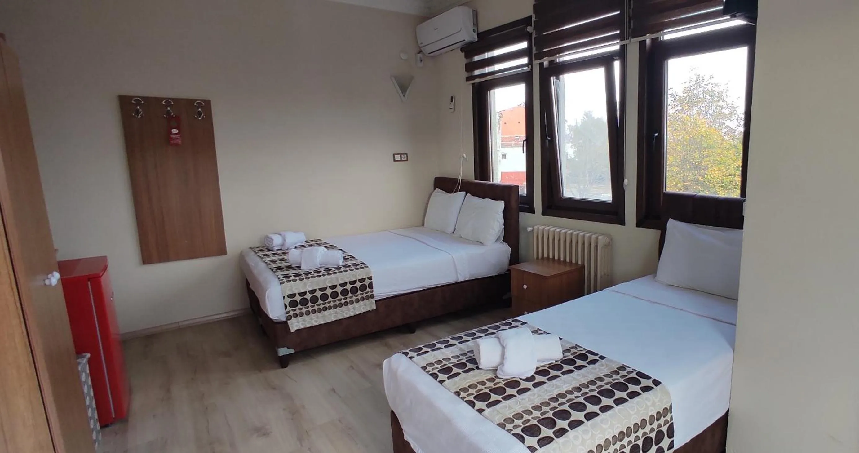 Photo of the whole room, Bed in Biter Hotel