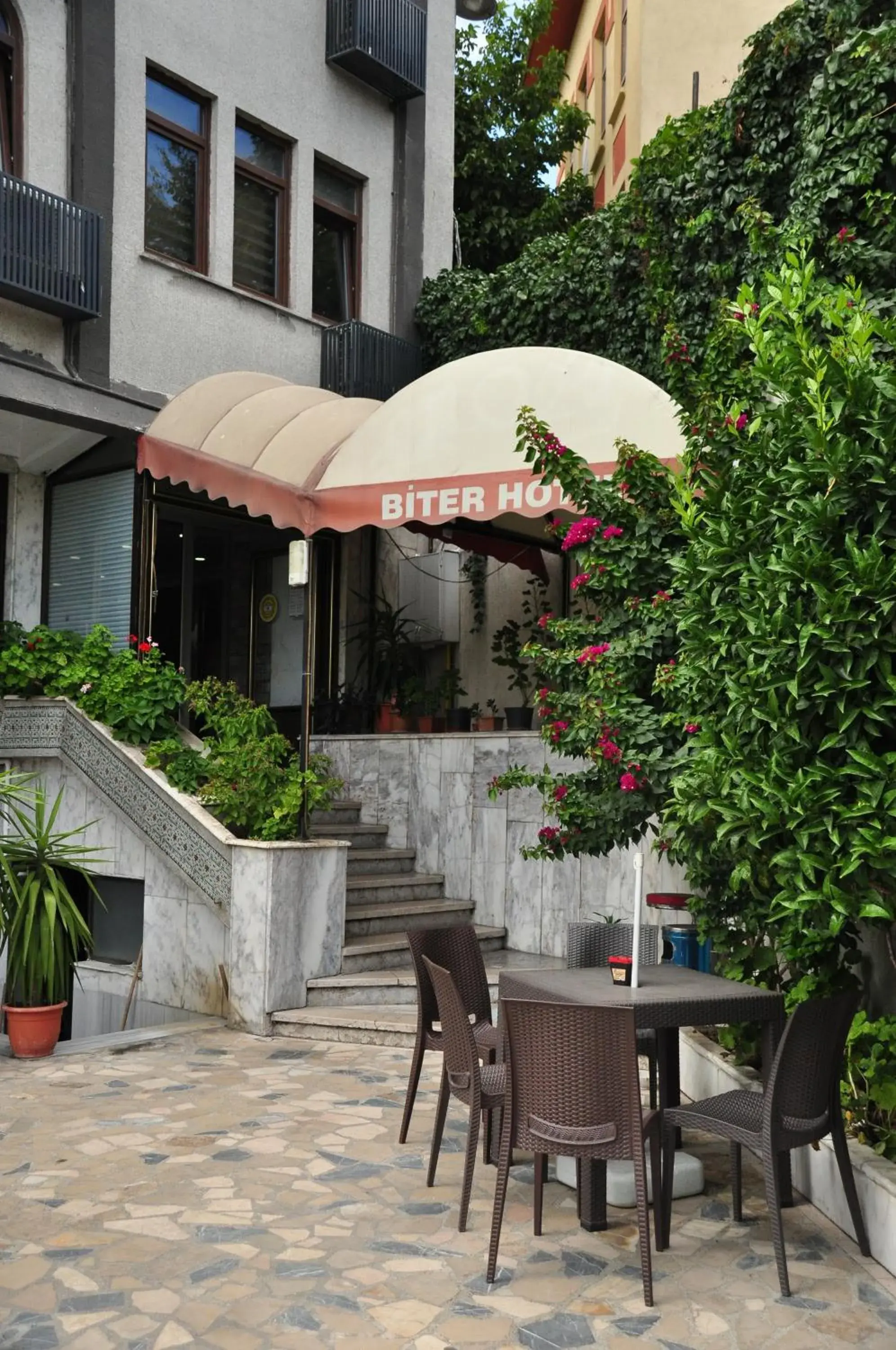 Property building in Biter Hotel Property building in Biter Hotel