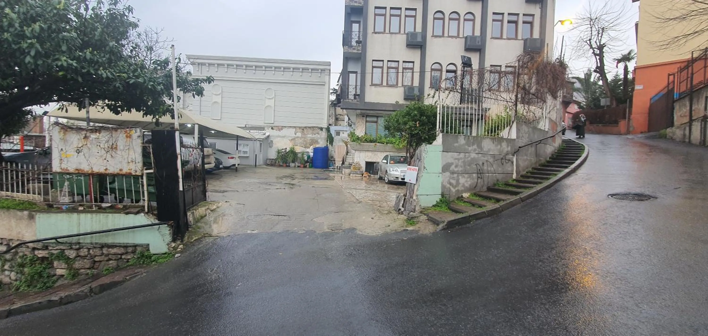 Garden in Biter Hotel