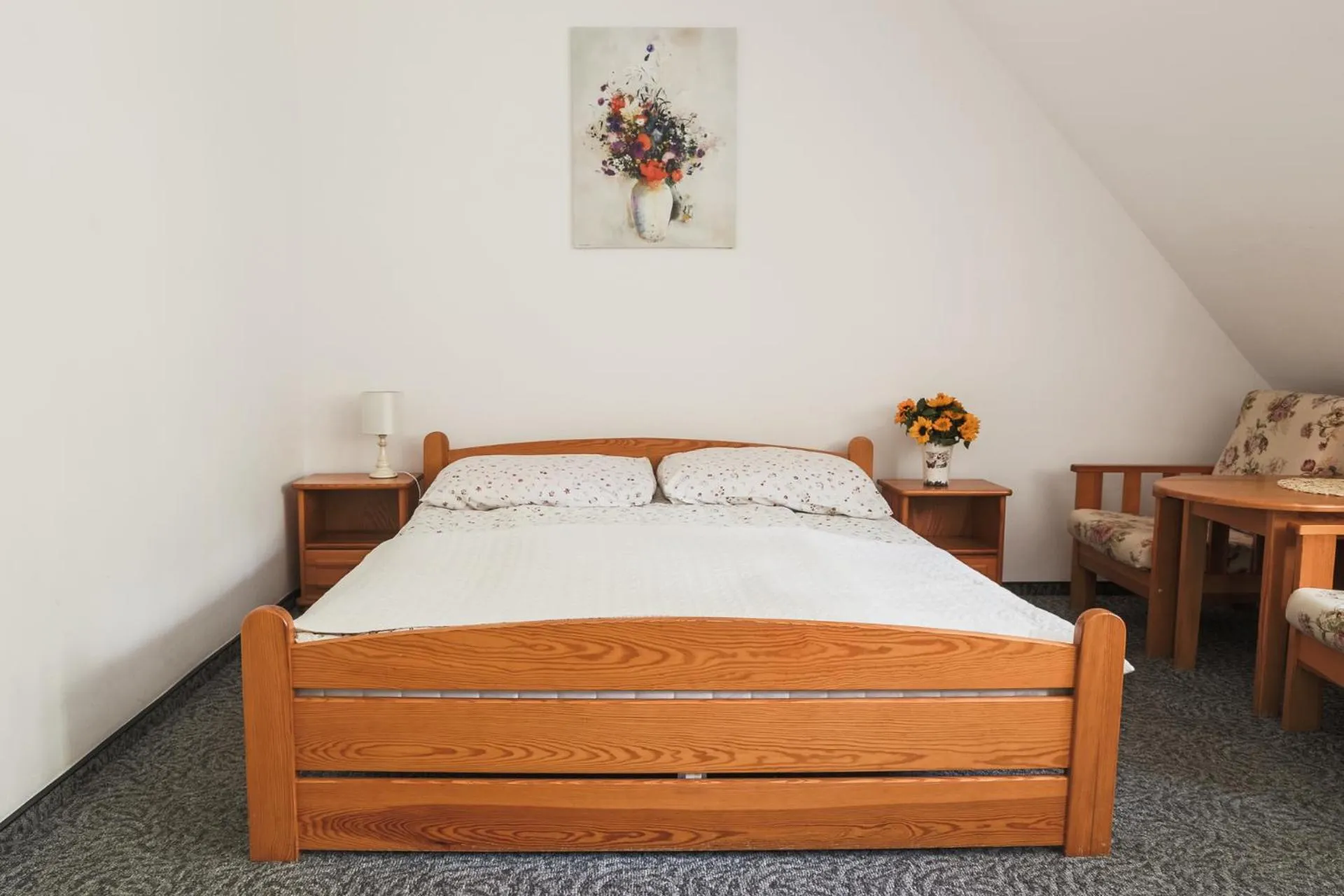 Photo of the whole room in Dworek Osiecki