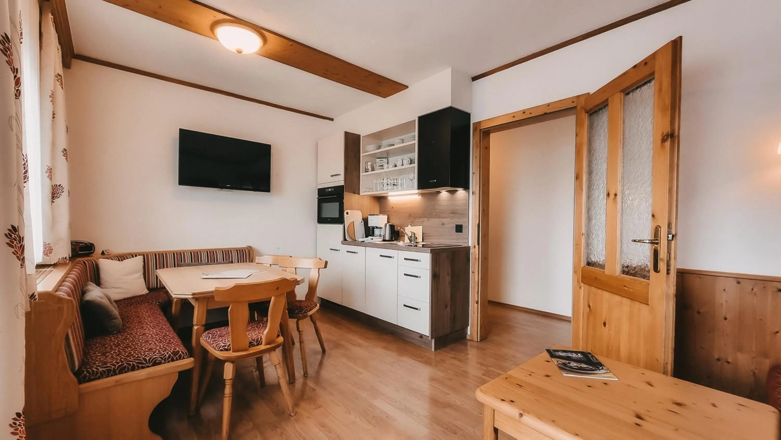 Kitchen or kitchenette in Posers Bergwelt B&B