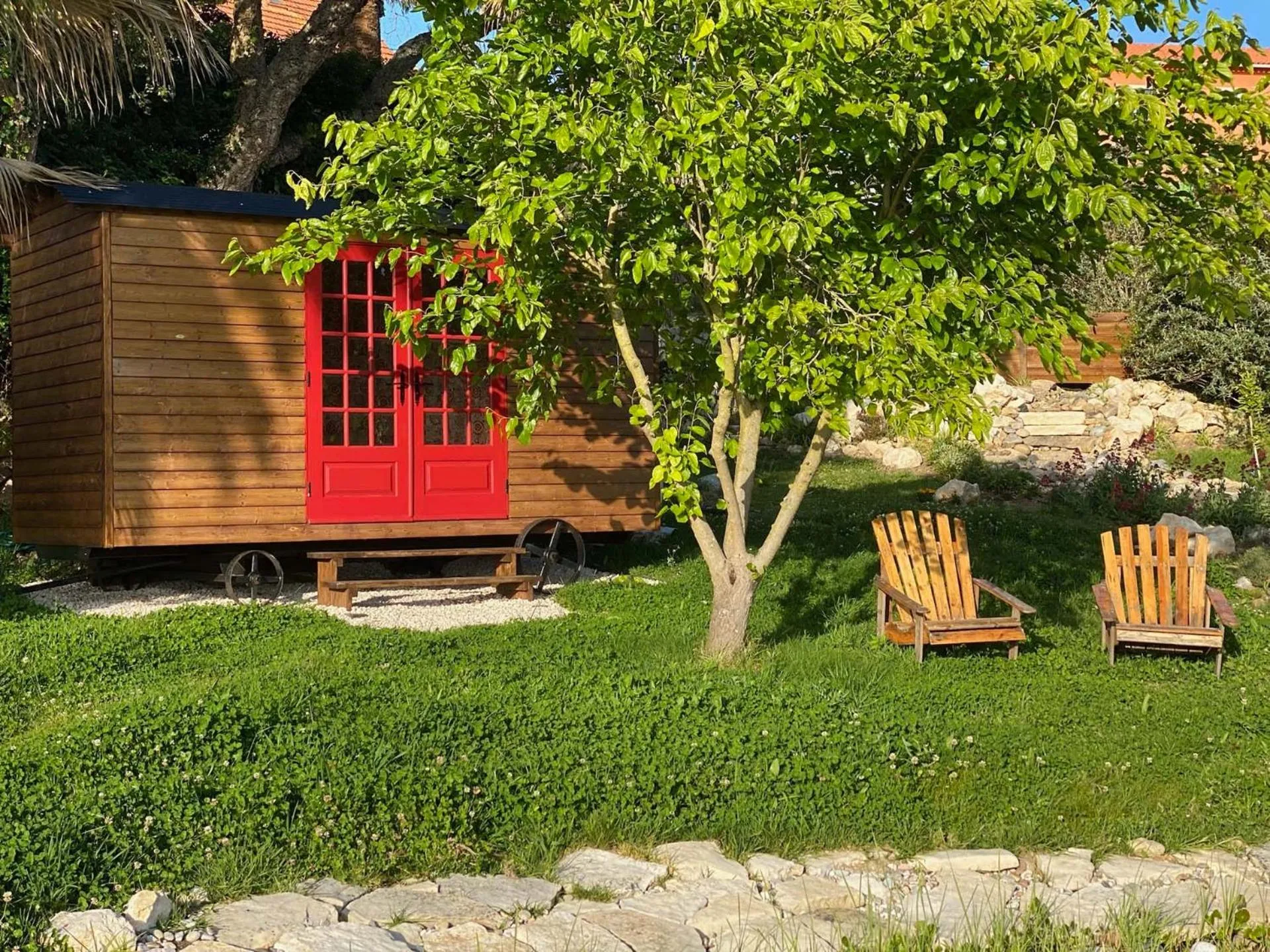 Garden in Vida-Vi, Country House and B&B