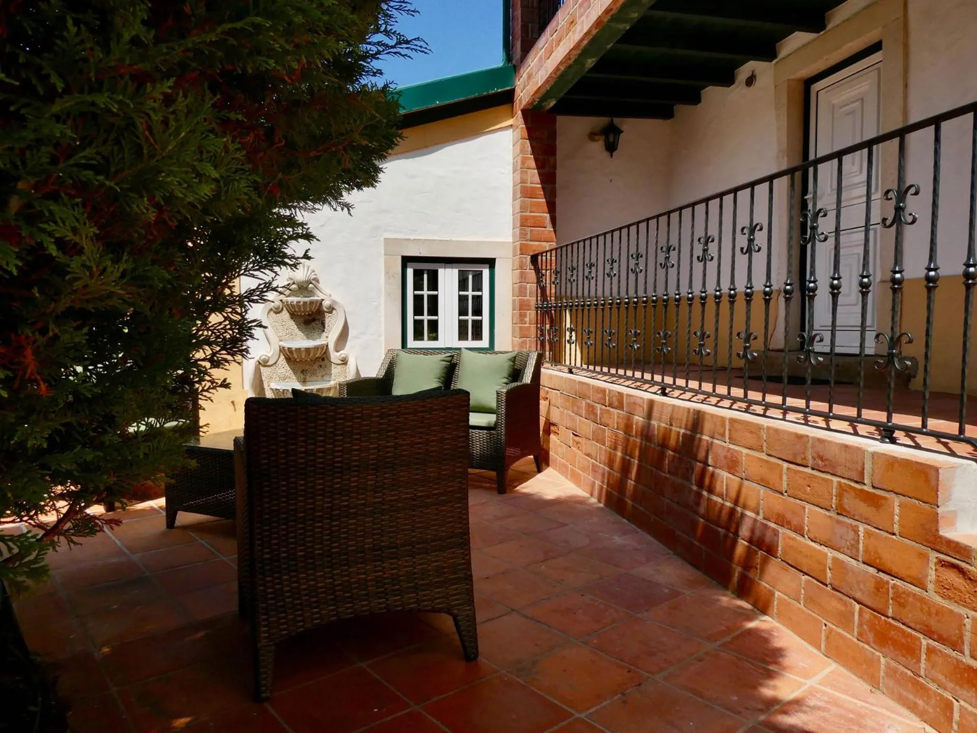 Patio in Vida-Vi, Country House and B&B