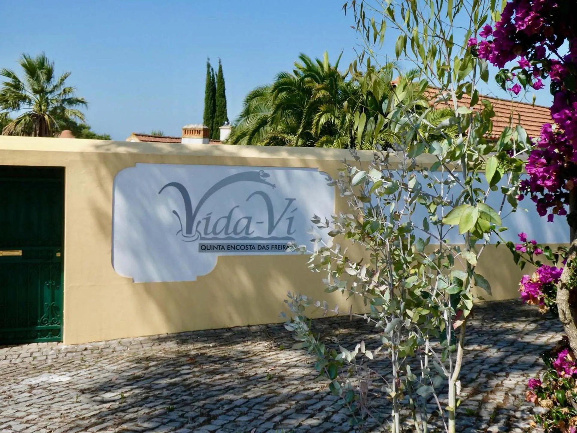 Property logo or sign in Vida-Vi, Country House and B&B