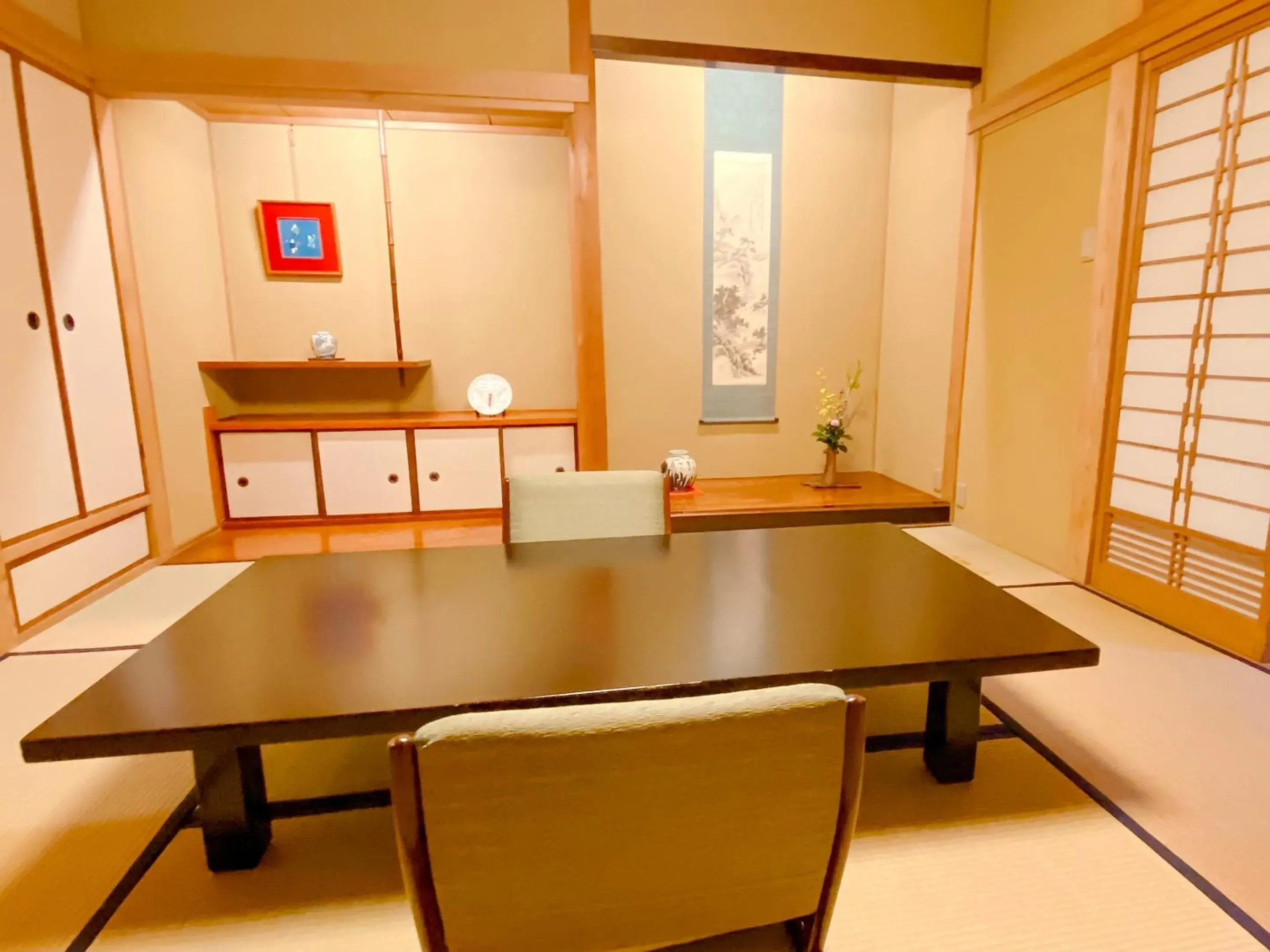 Photo of the whole room in Kappo Ryokan Yumesaki Photo of the whole room in Kappo Ryokan Yumesaki