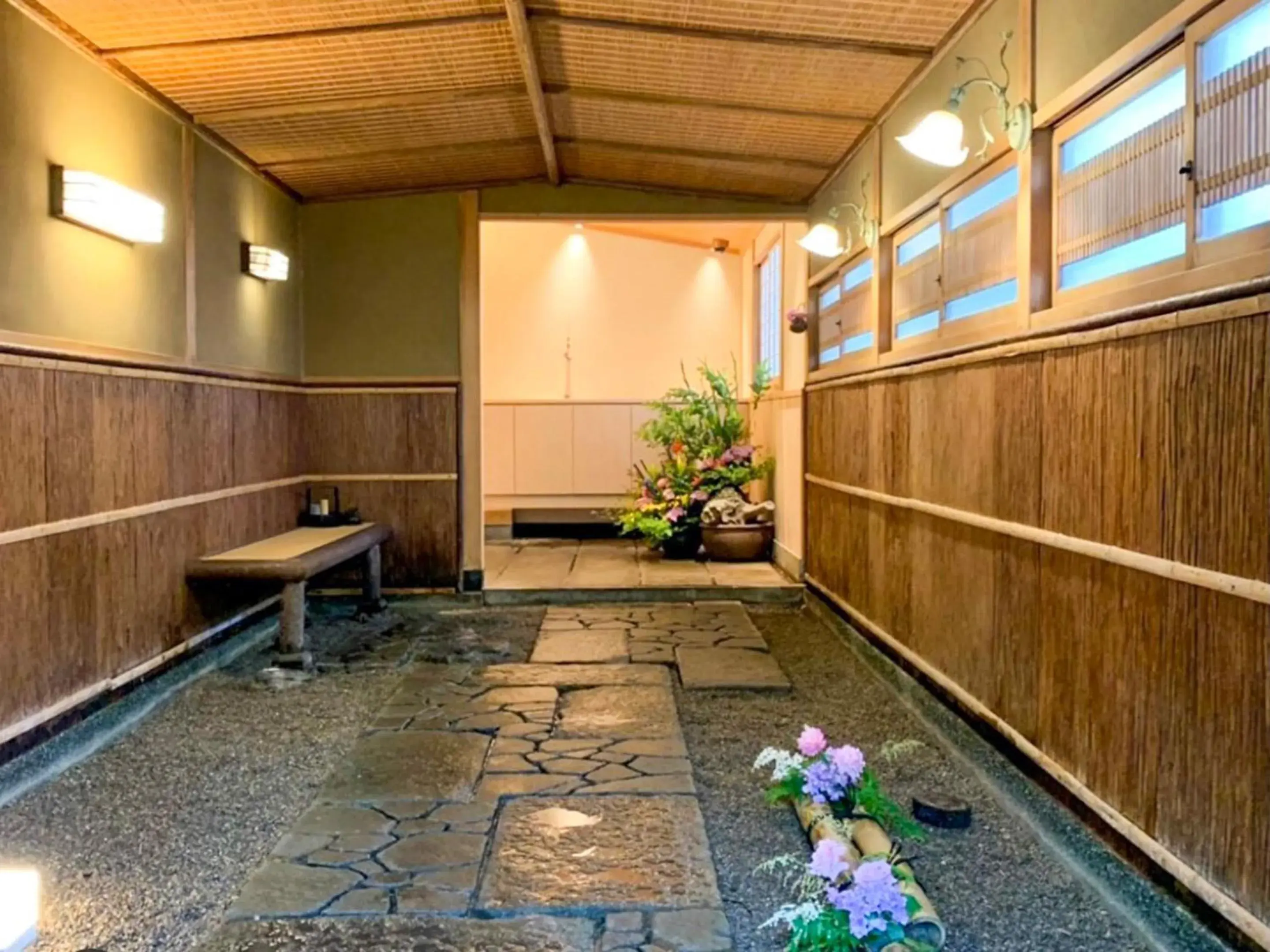 Facade/entrance in Kappo Ryokan Yumesaki Facade/entrance in Kappo Ryokan Yumesaki