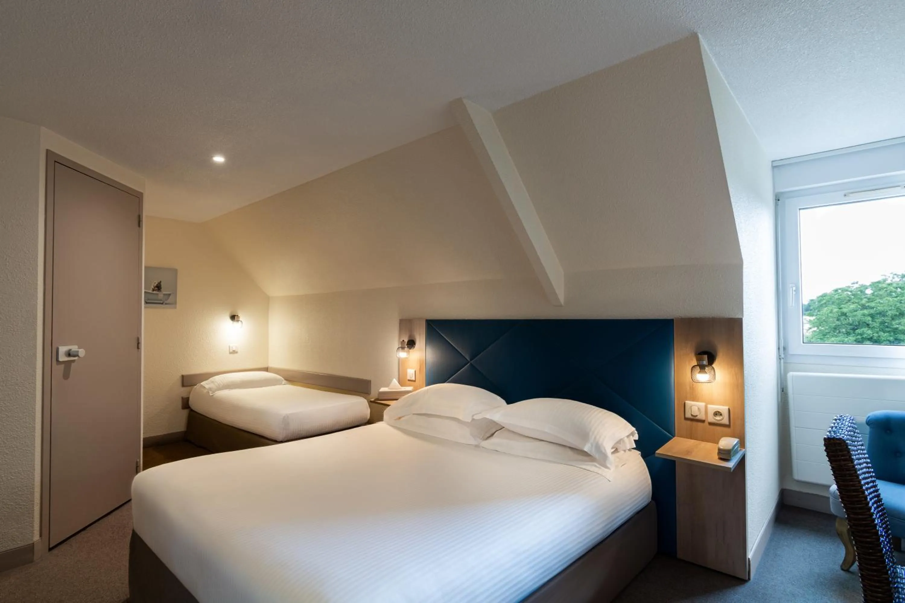 Photo of the whole room, Bed in Eden Park Hotel Restaurant