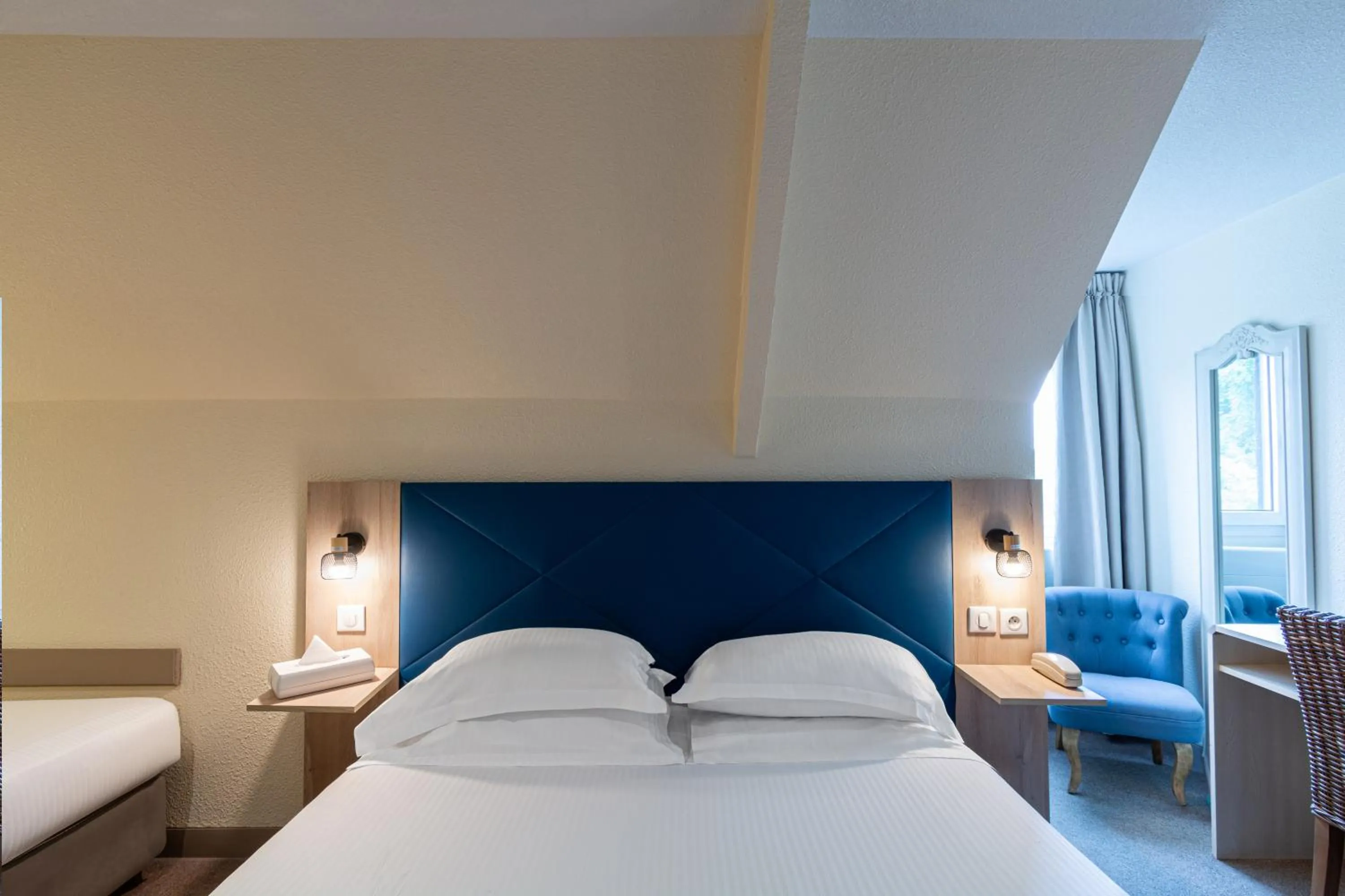 Bedroom, Bed in Eden Park Hotel Restaurant