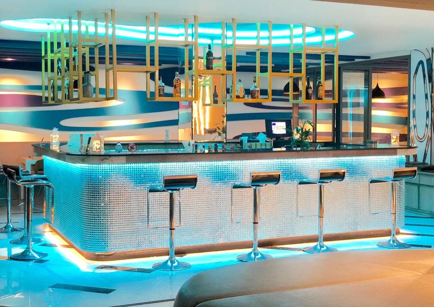 Alcoholic drinks in Ratana Platinum Resort Kamala