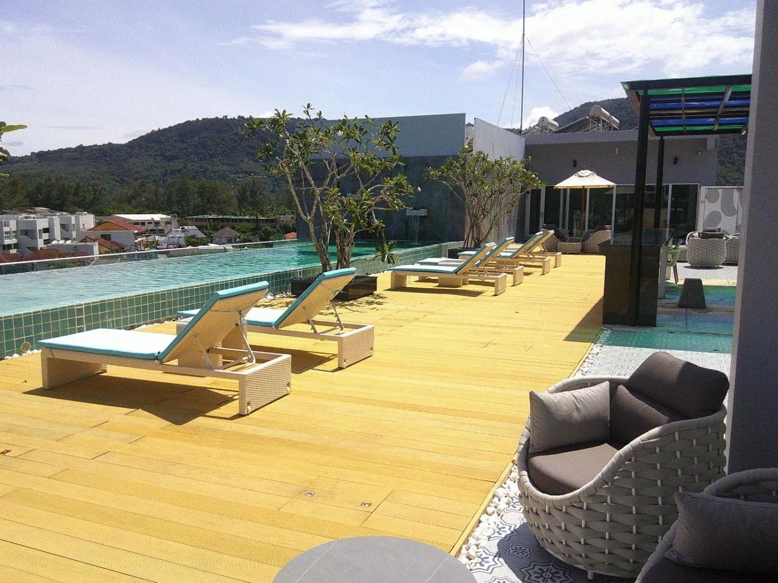 Property building in Ratana Platinum Resort Kamala