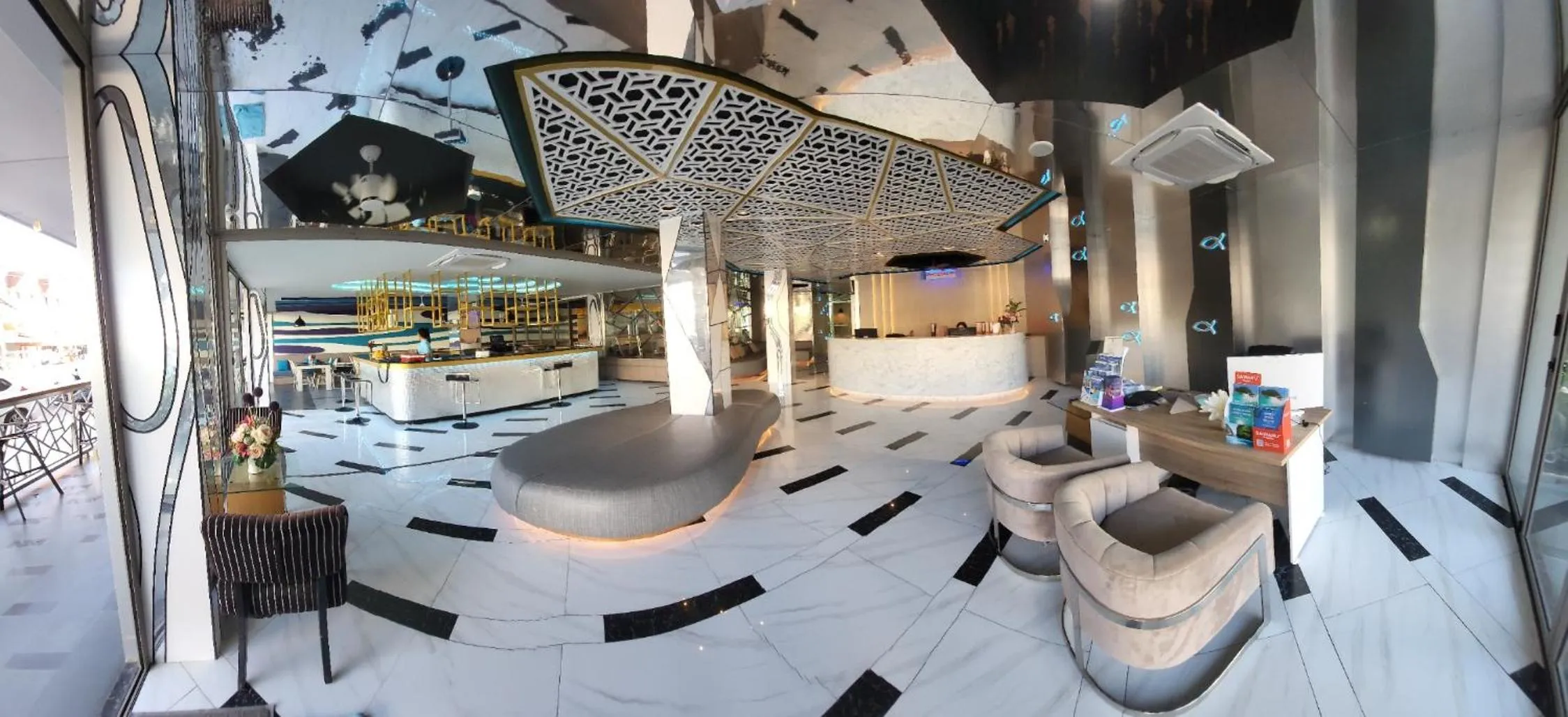 Lobby or reception in Ratana Platinum Resort Kamala