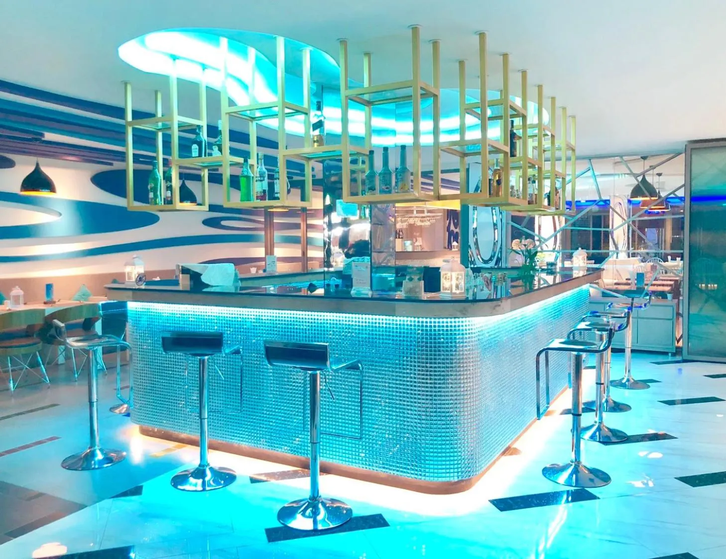 Restaurant/places to eat in Ratana Platinum Resort Kamala