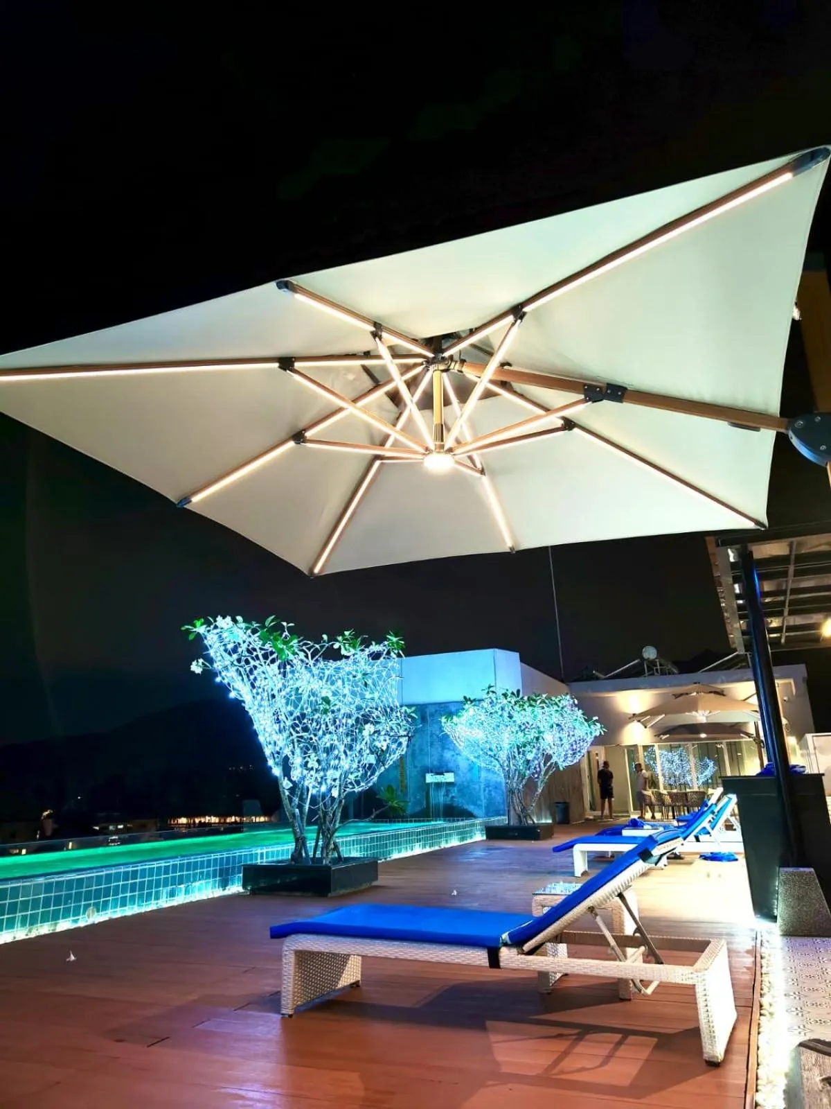 Patio in Ratana Platinum Resort Kamala