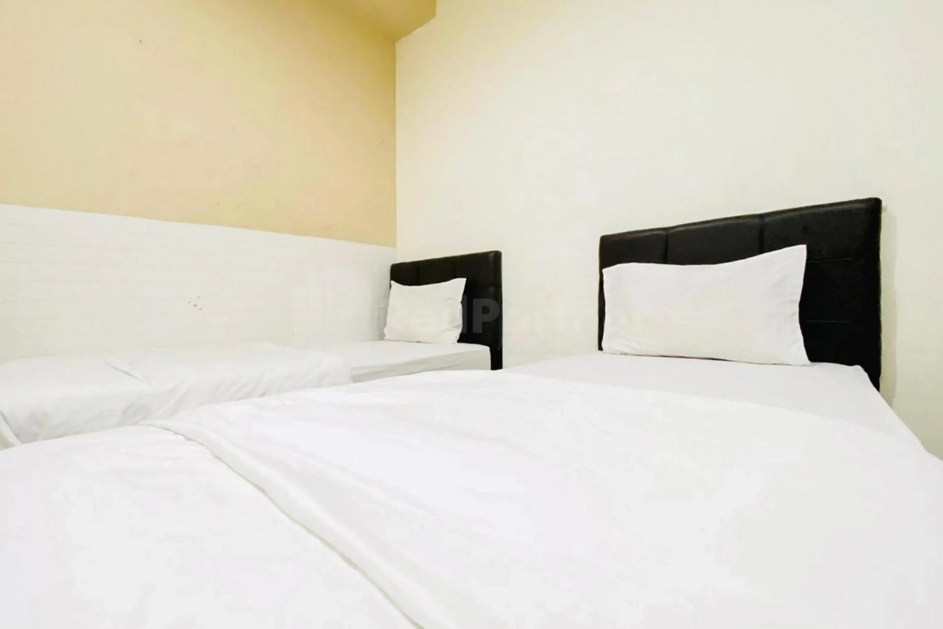 Bed in Palem Mas Garden RedPartner Bed in Palem Mas Garden RedPartner