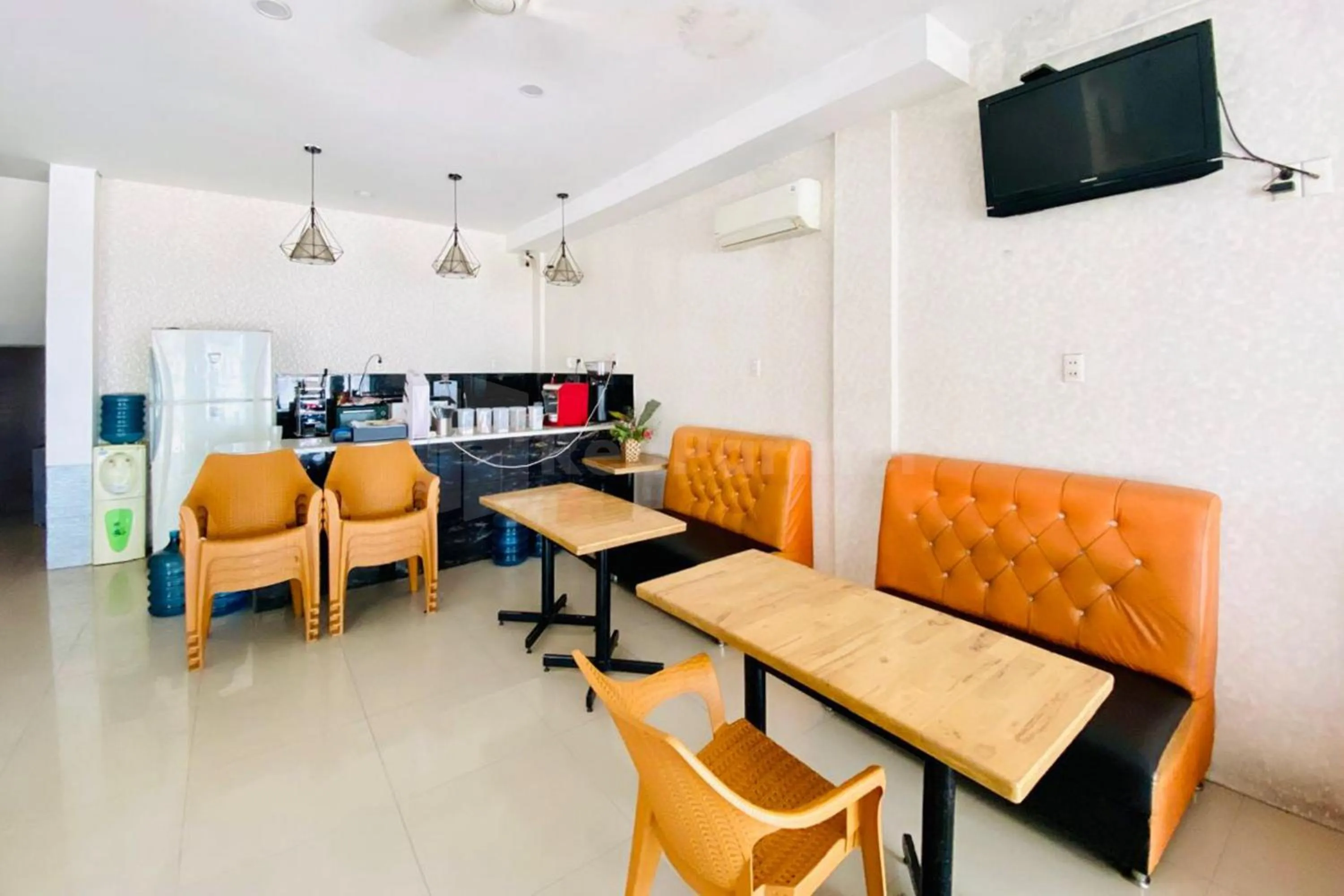 Seating area in Palem Mas Garden RedPartner