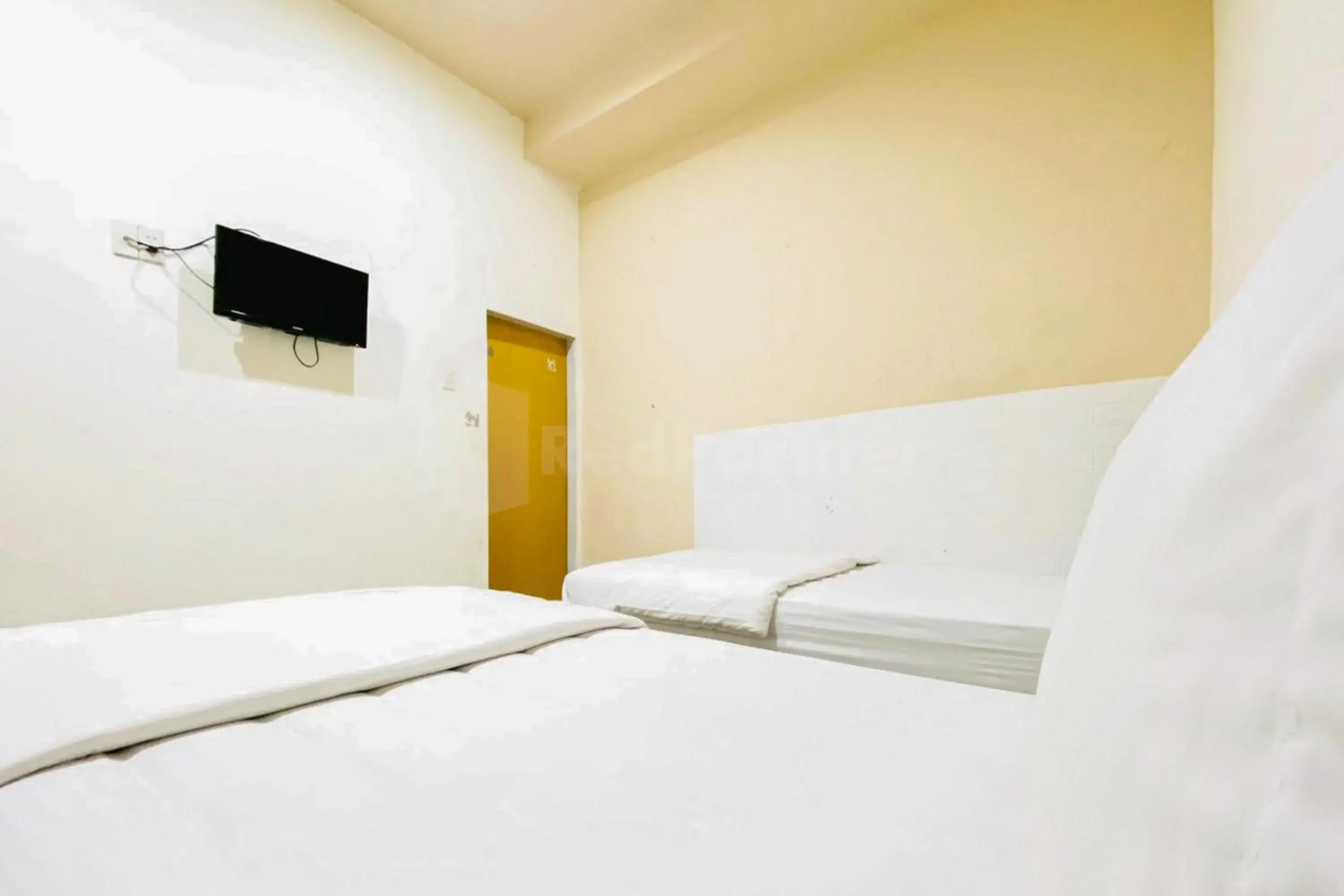 Bed in Palem Mas Garden RedPartner Bed in Palem Mas Garden RedPartner