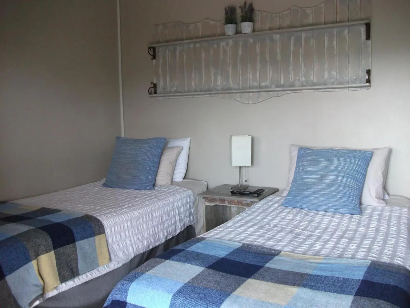 Superior Twin Room - single occupancy in Meerkat Manor Superior Twin Room - single occupancy in Meerkat Manor