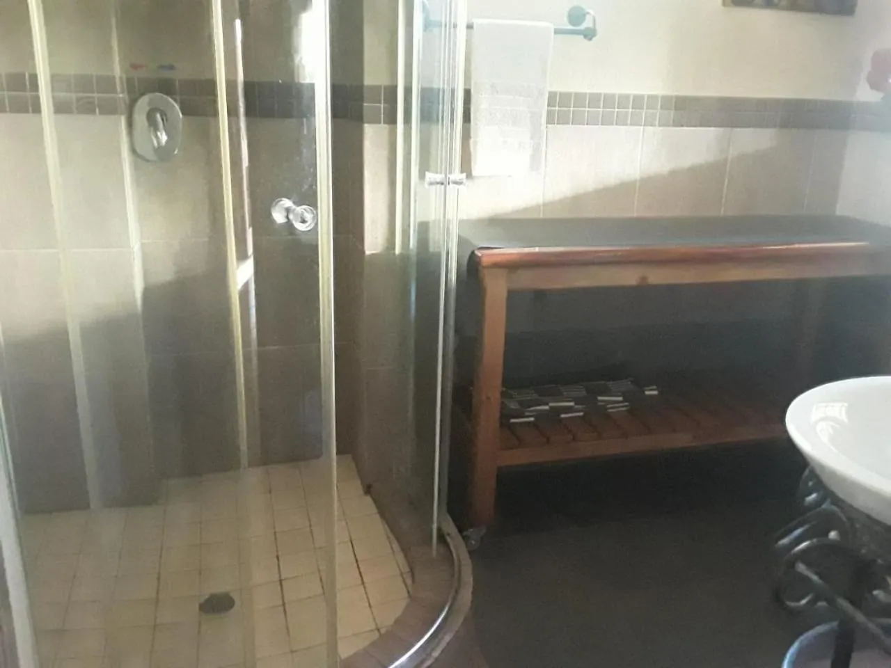 Bathroom in Meerkat Manor