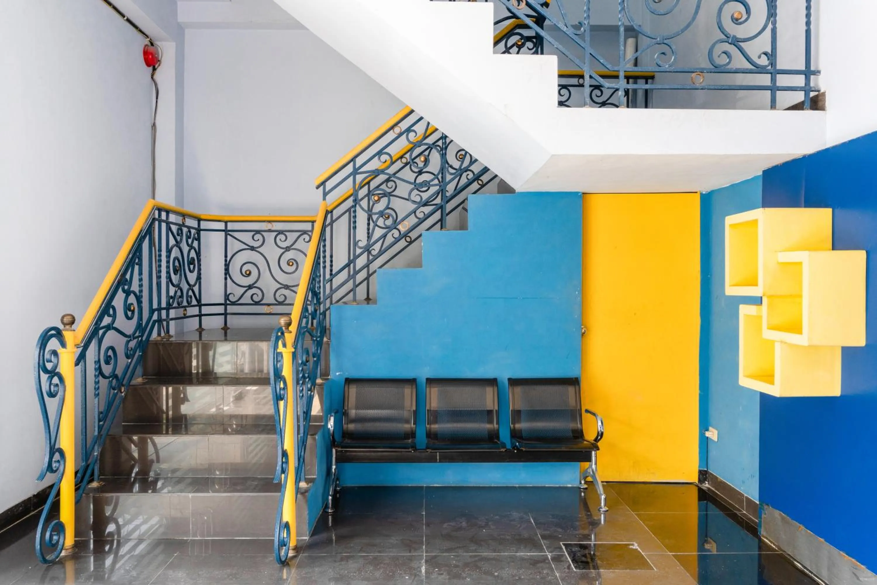 Living room in RedDoorz Plus near Taman Ismail Marzuki