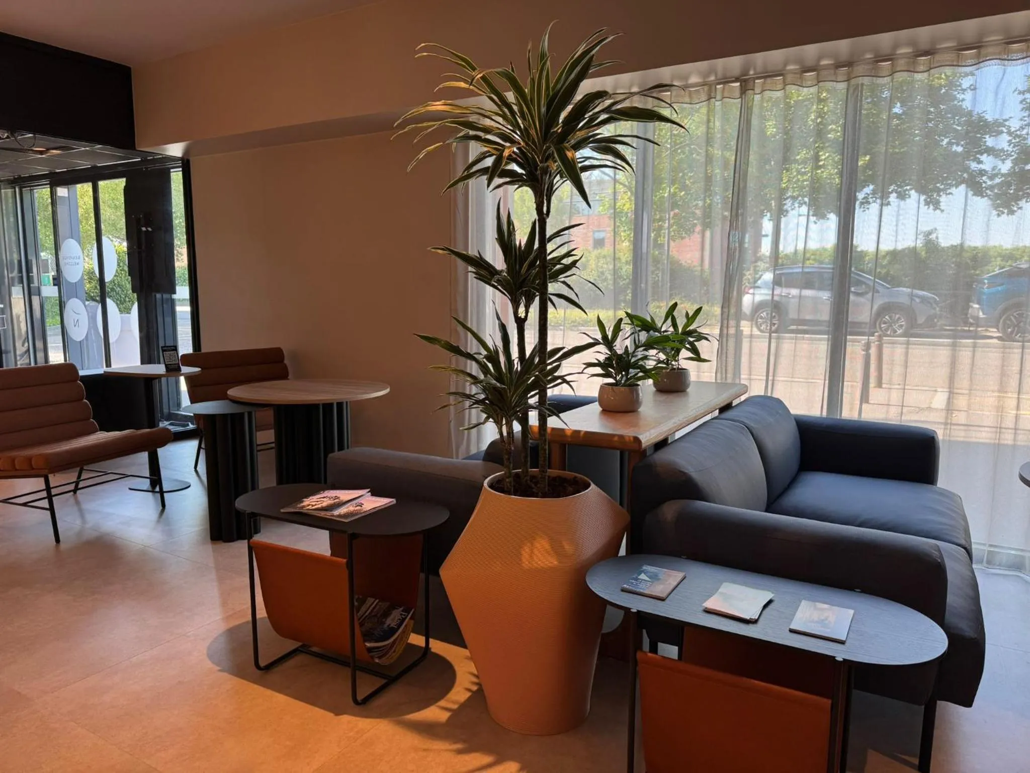 Seating area in Novotel Suites Rouen Normandie