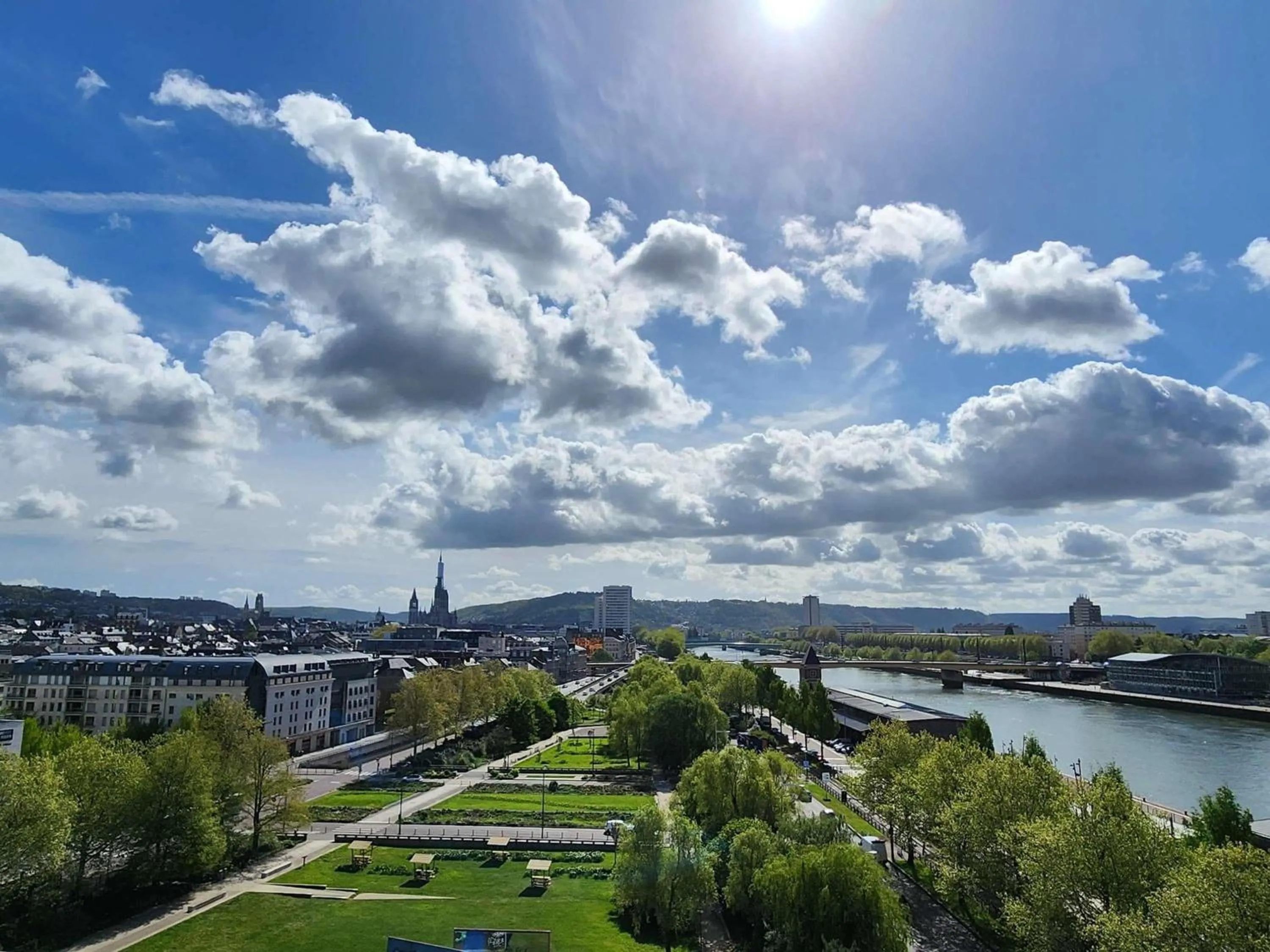 Property building in Novotel Suites Rouen Normandie