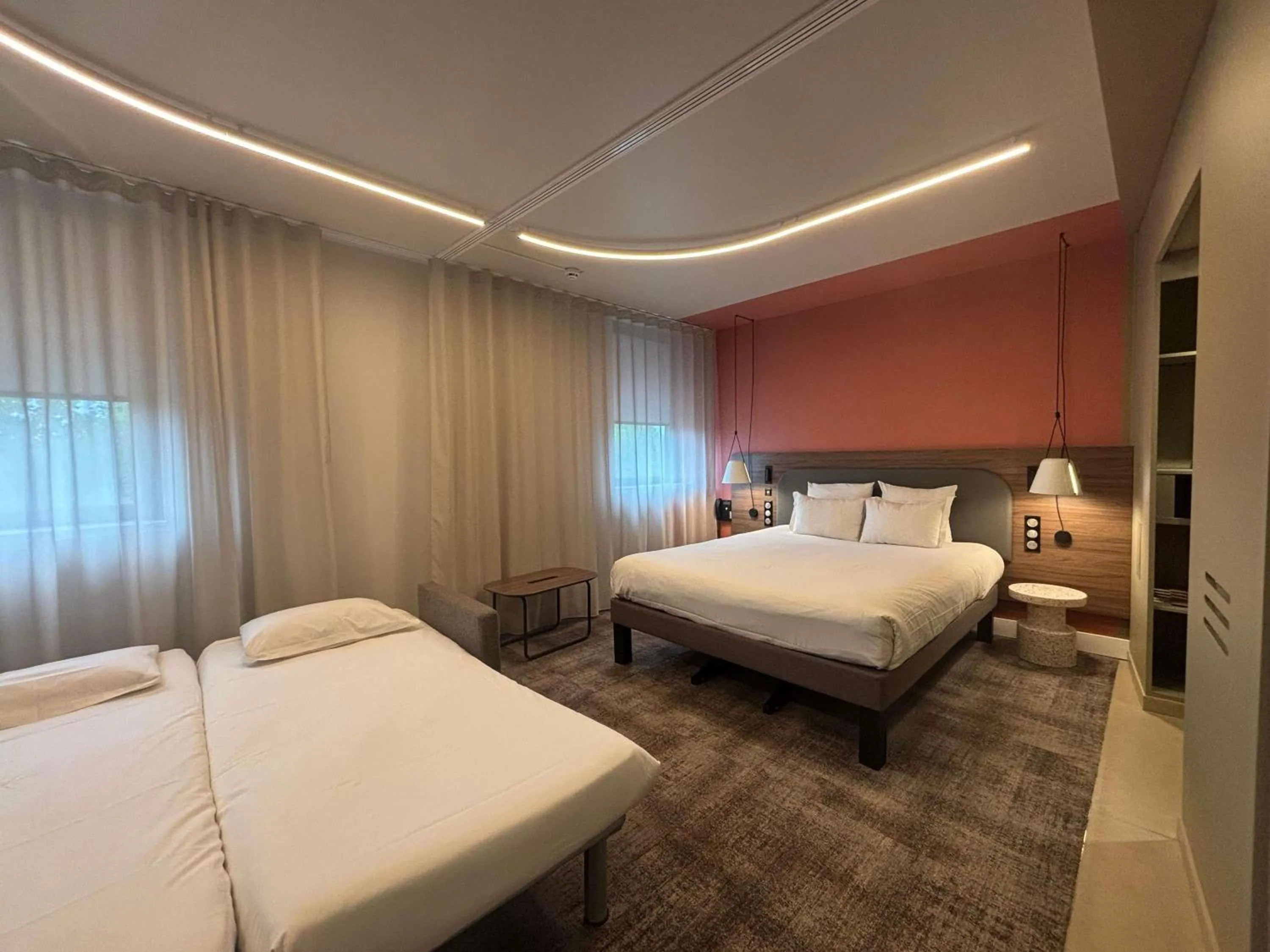 Bedroom, Bed in Novotel Suites Rouen Normandie