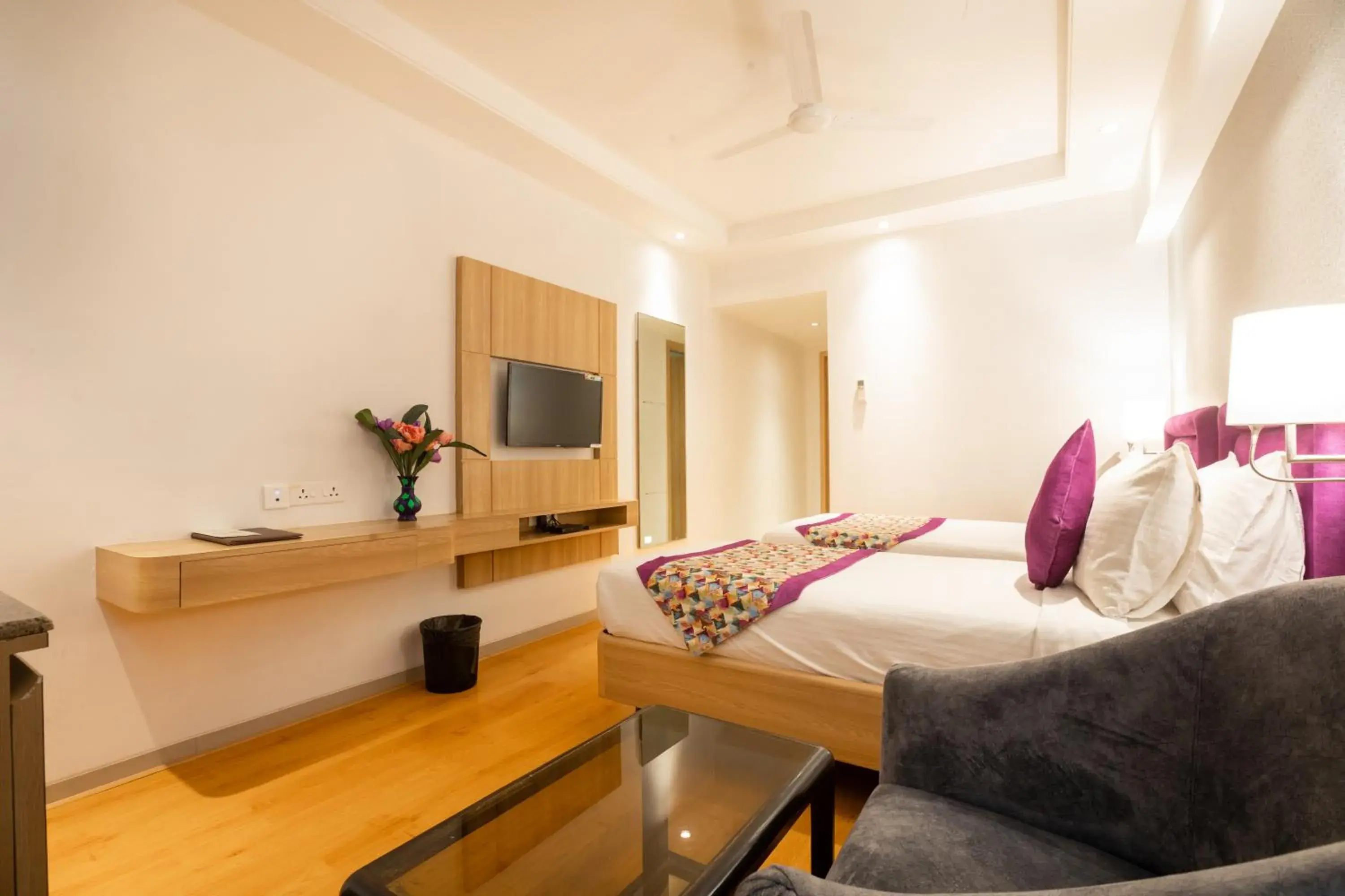 Bed in Freesia By Express Inn Bed in Freesia By Express Inn