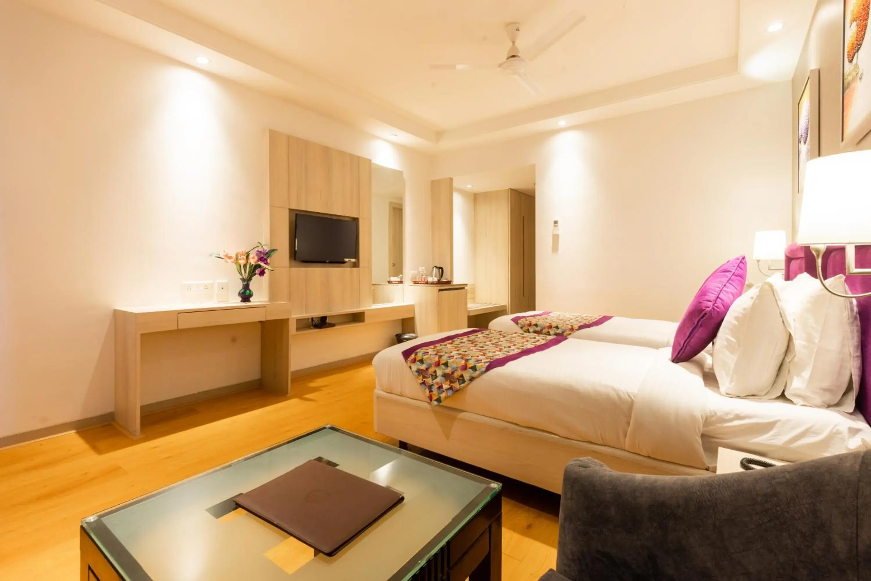 Bed in Freesia By Express Inn Bed in Freesia By Express Inn