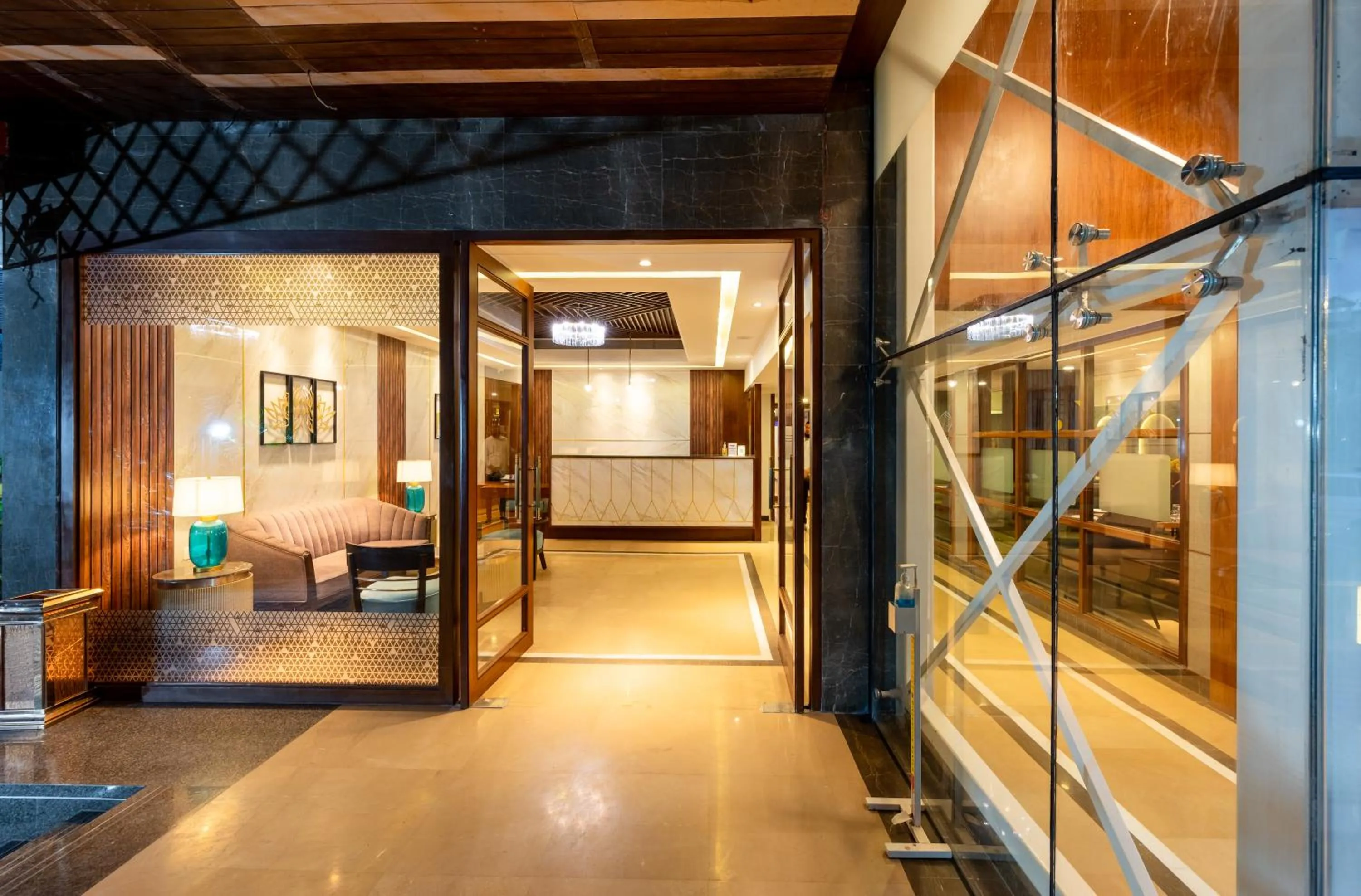 Facade/entrance, Bed in Freesia By Express Inn