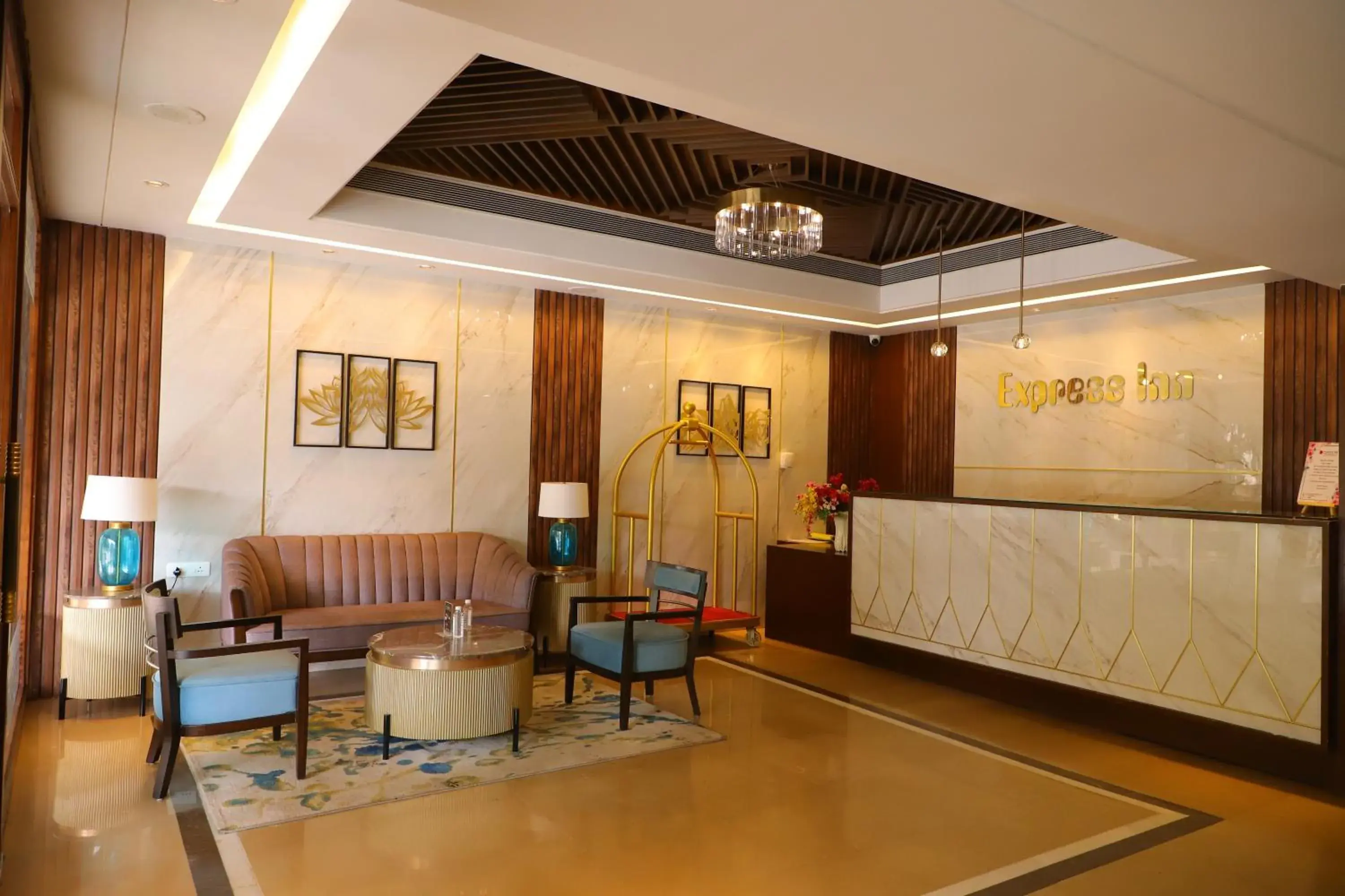 Lobby or reception in Freesia By Express Inn Lobby or reception in Freesia By Express Inn