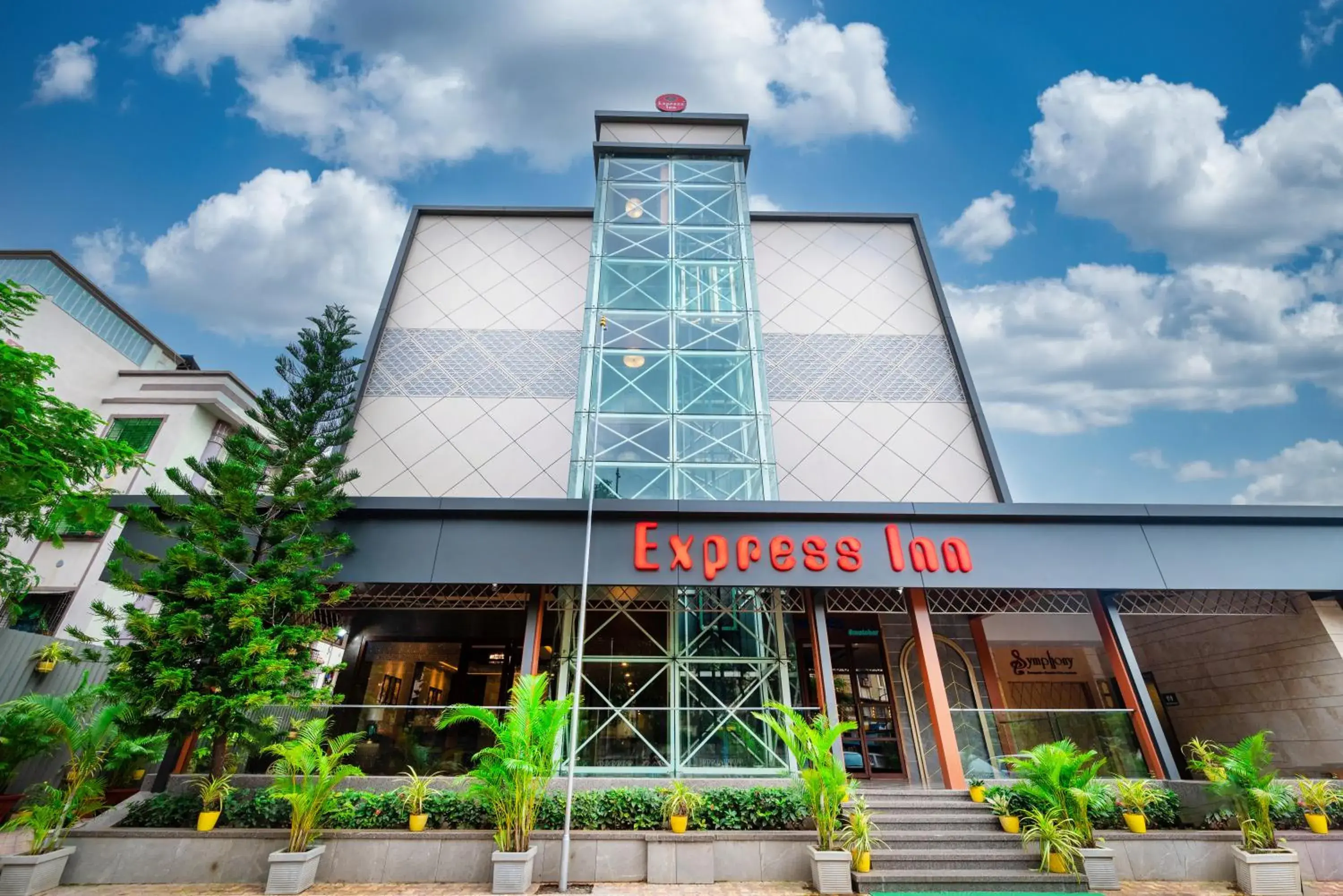 Property building in Freesia By Express Inn Property building in Freesia By Express Inn