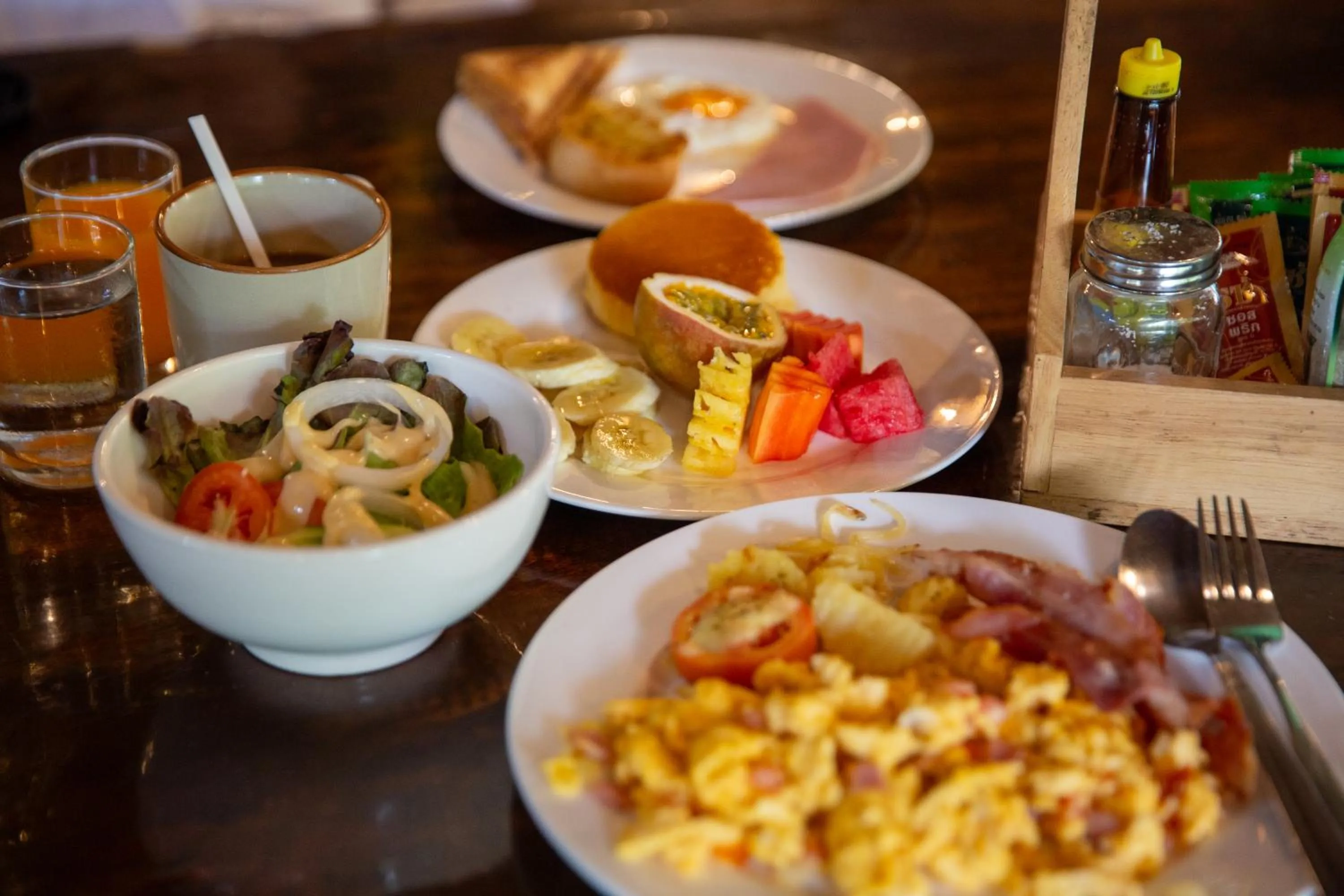 Restaurant/places to eat in Rock and Tree House Resort