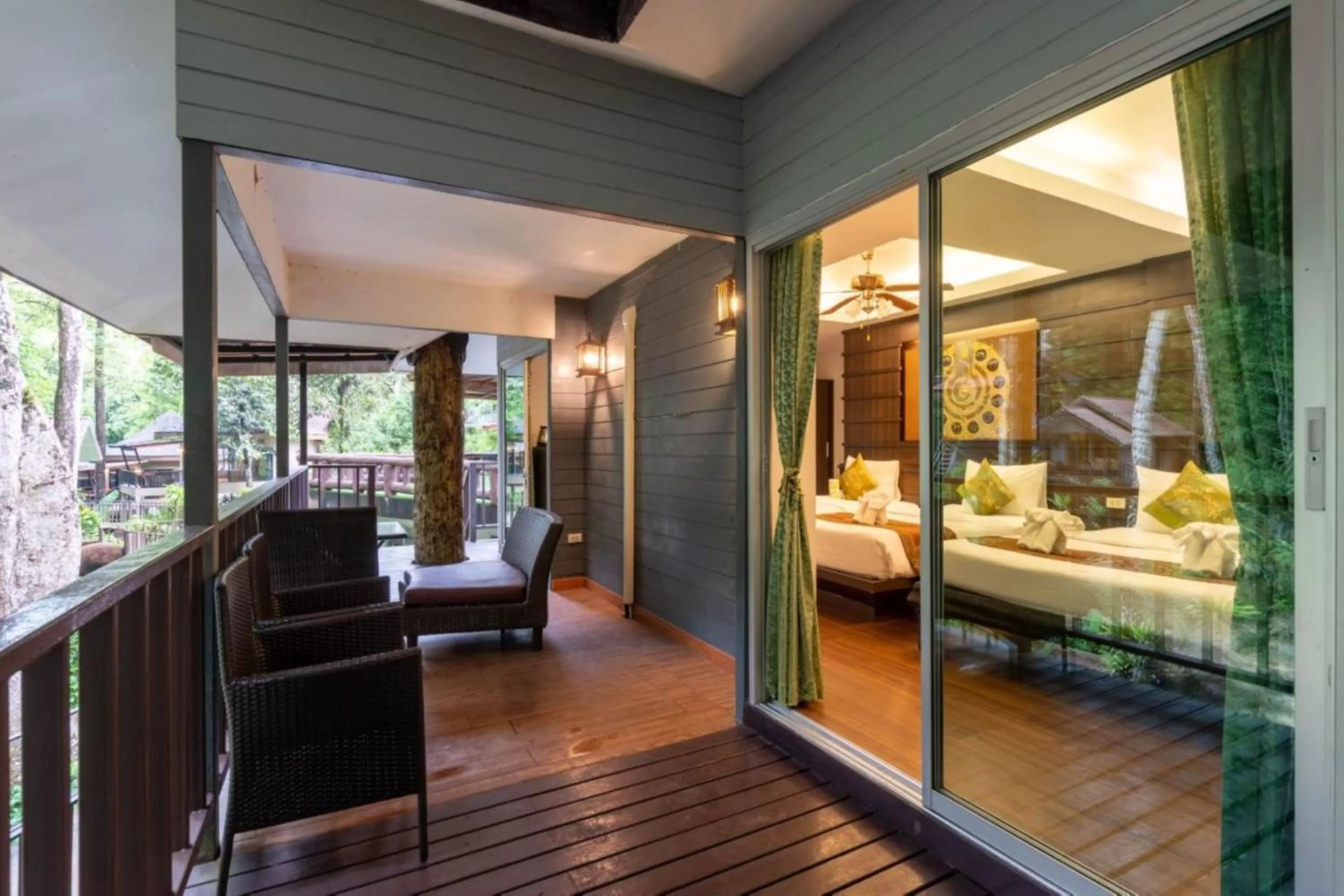 Patio, Bed in Rock and Tree House Resort