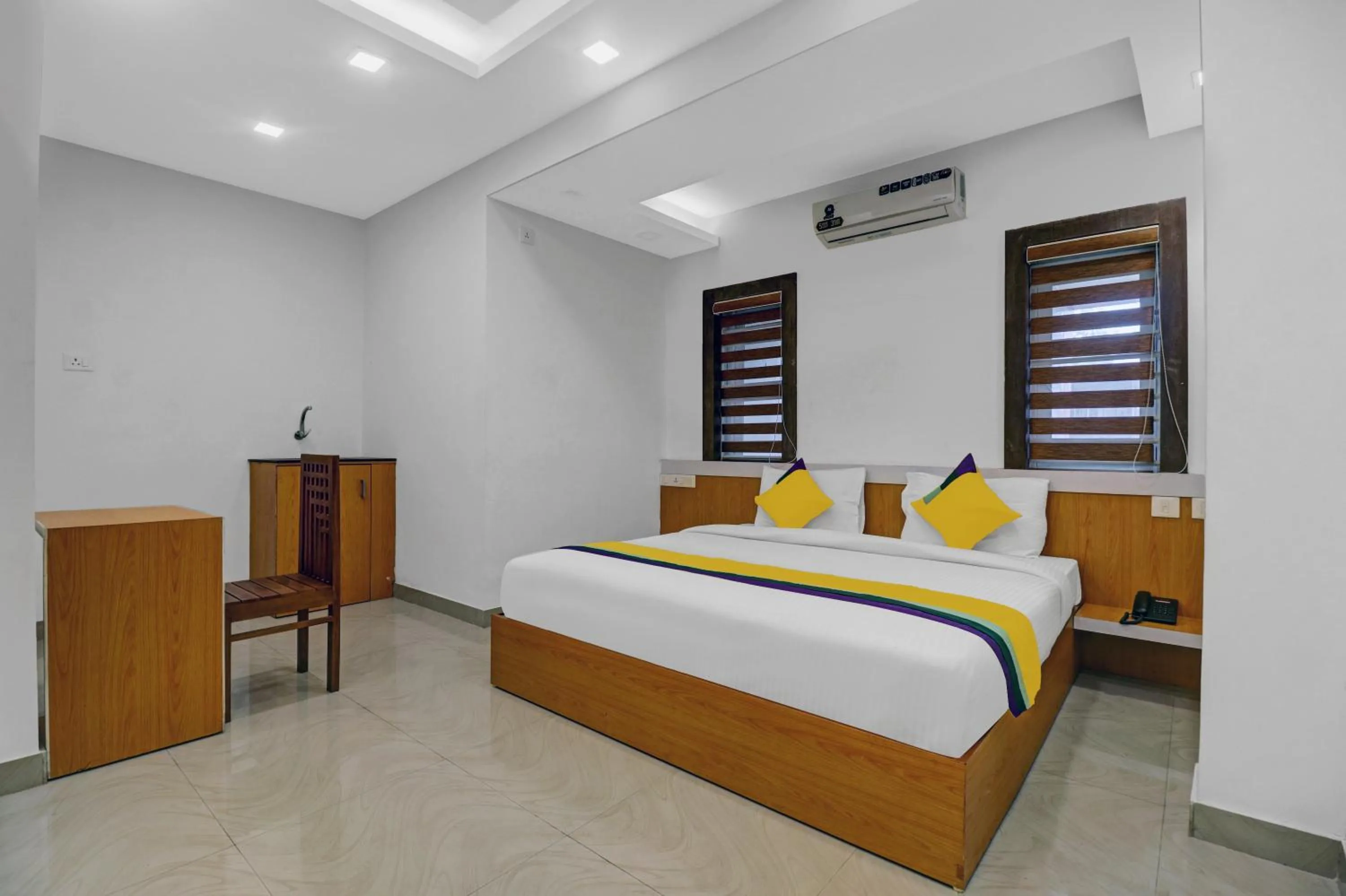Deluxe Double Room in Hotel Fathima Palace