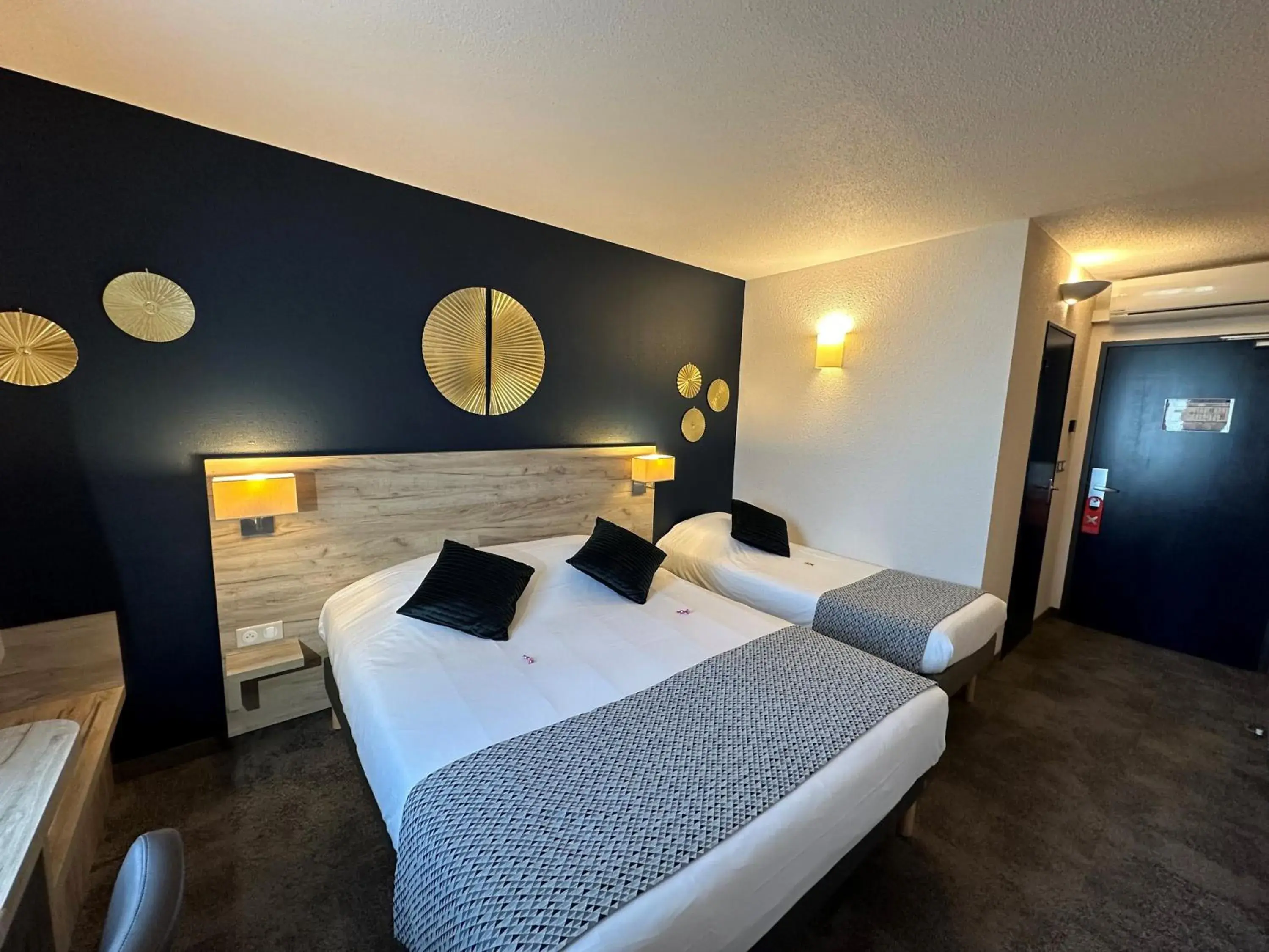 Triple Room in Brit Hotel Saumur Triple Room in Brit Hotel Saumur