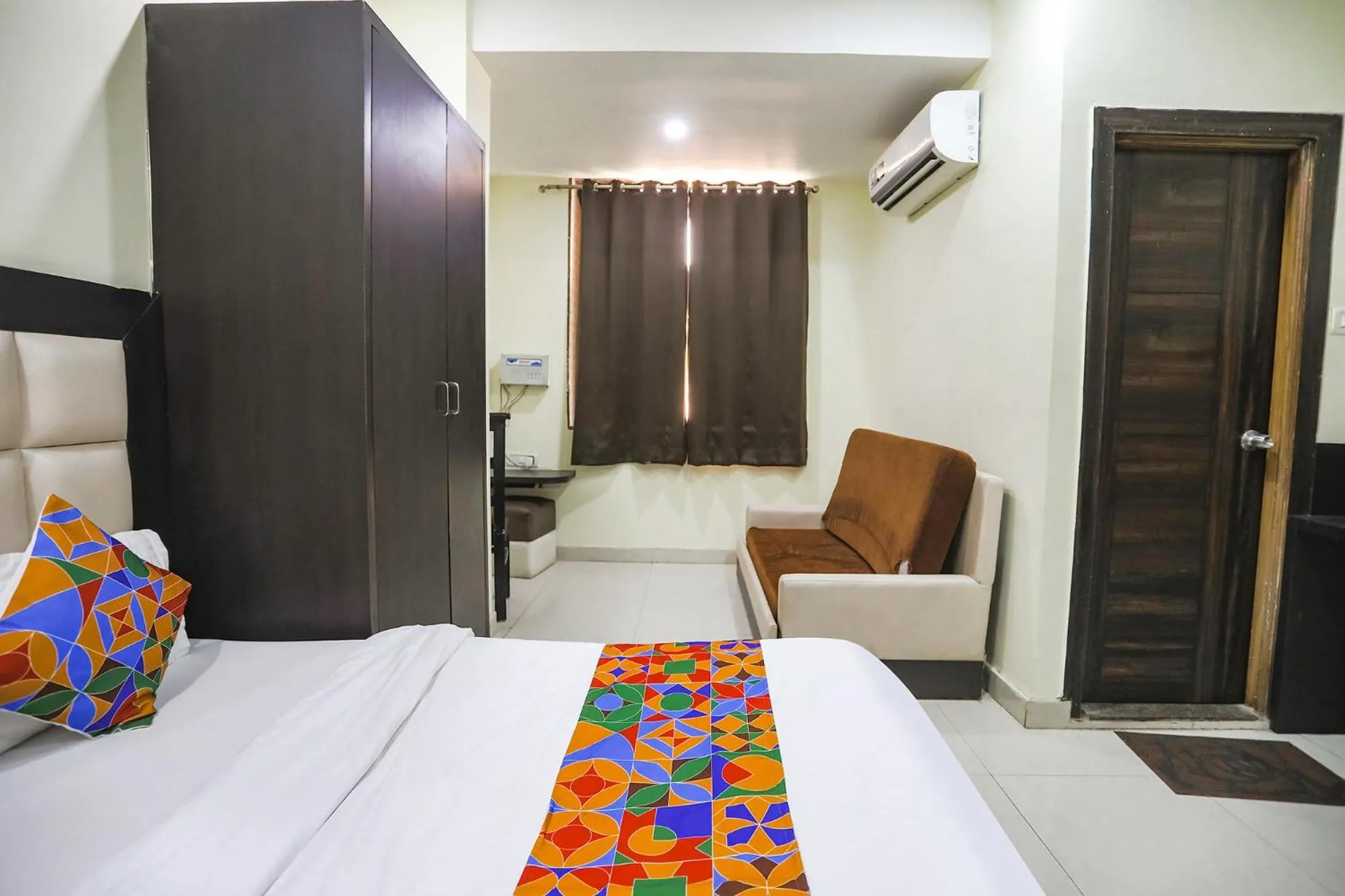 Photo of the whole room in FabHotel Heritage Villa