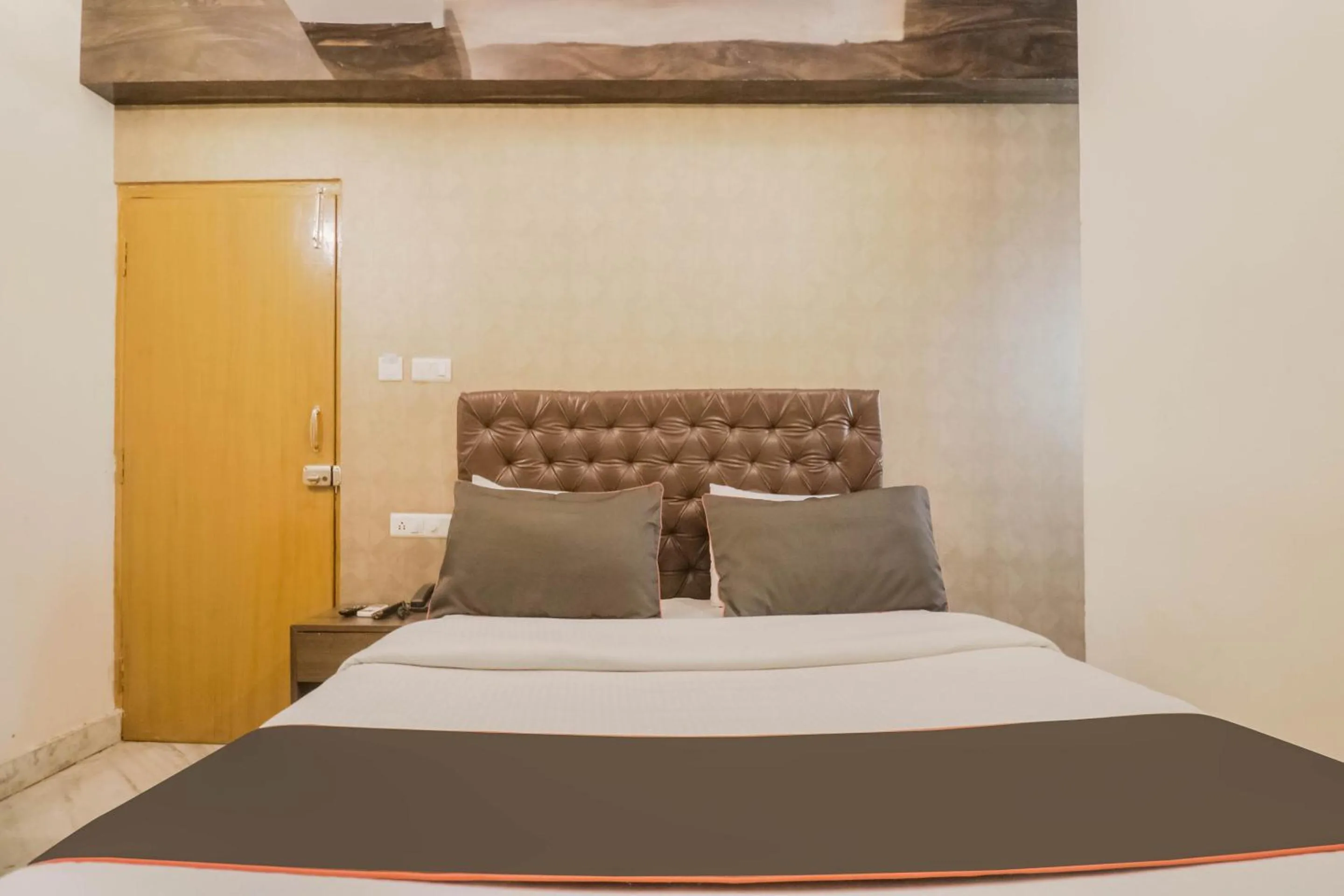 Bedroom, Bed in Collection O Kewal Palace Hyderabad Gate