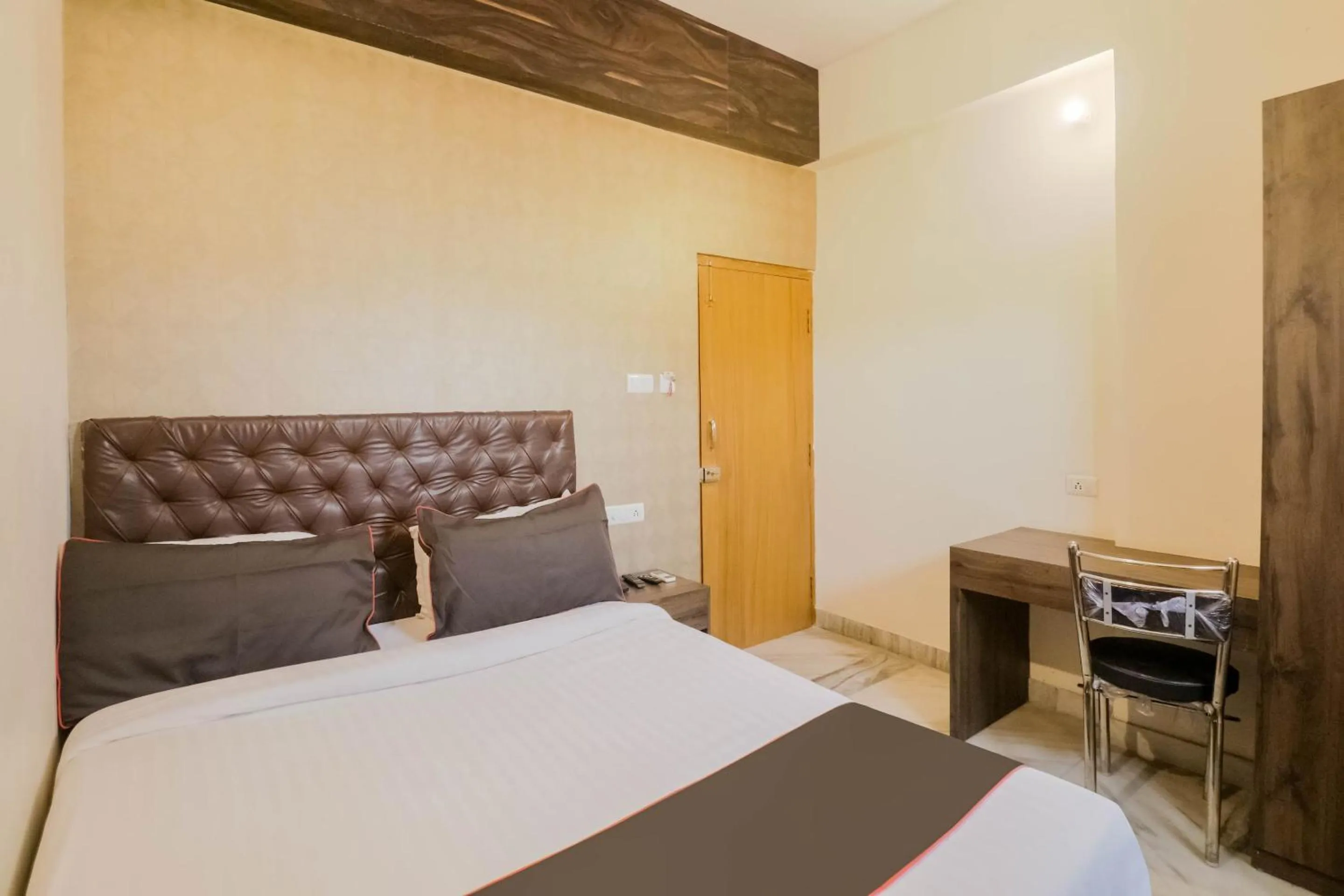 Bedroom, Bed in Collection O Kewal Palace Hyderabad Gate