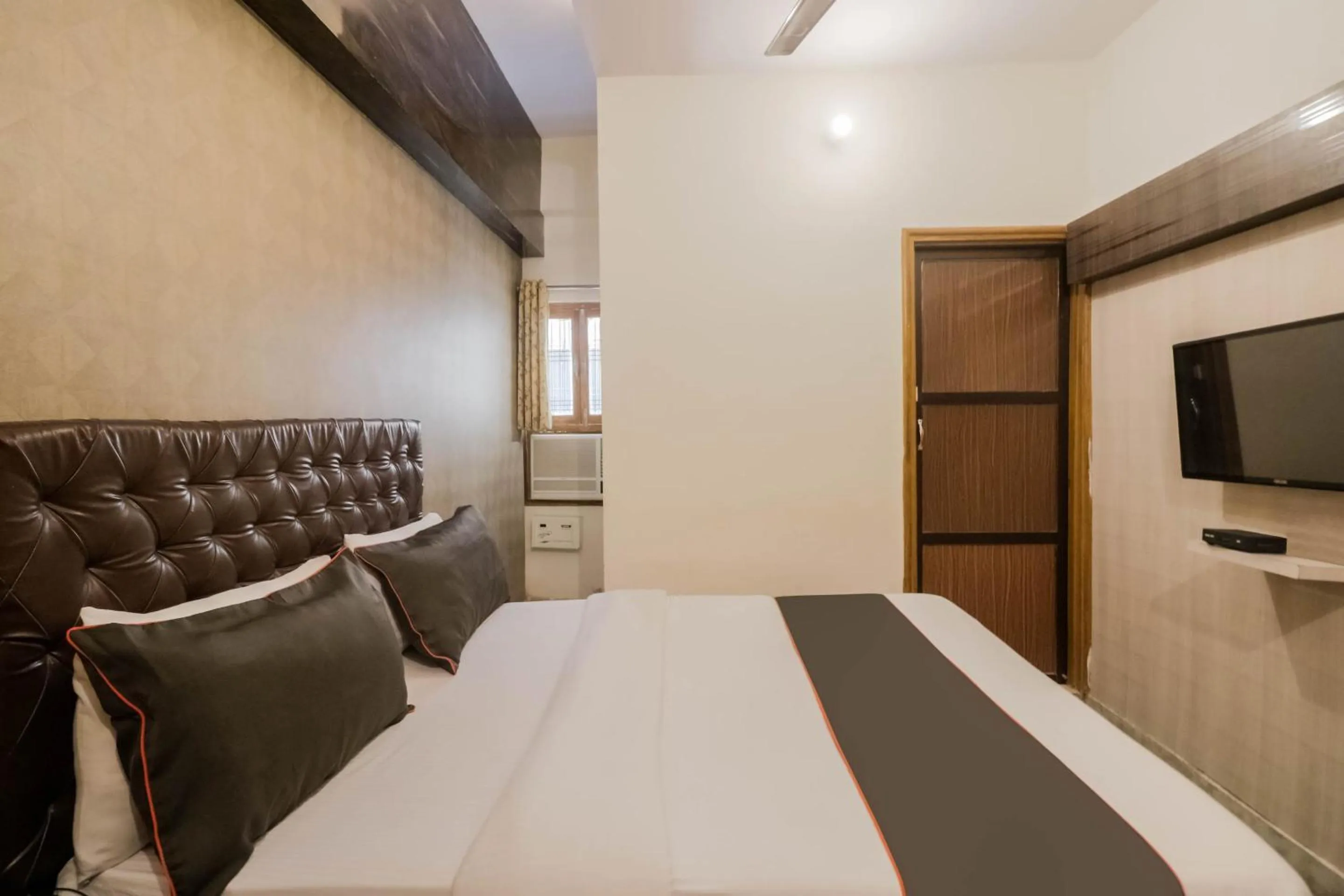 Bedroom, Bed in Collection O Kewal Palace Hyderabad Gate