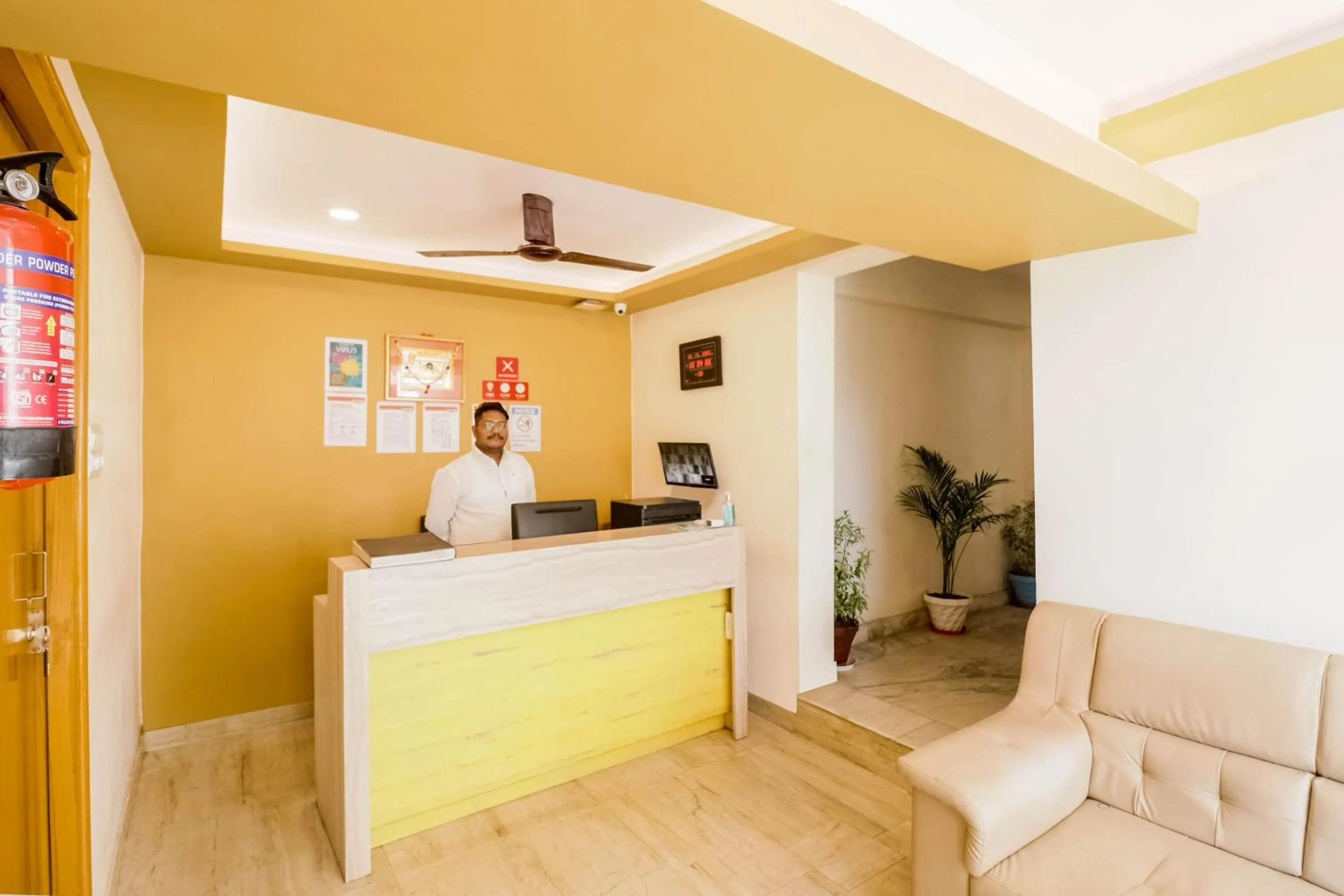 Lobby or reception in Collection O Kewal Palace Hyderabad Gate