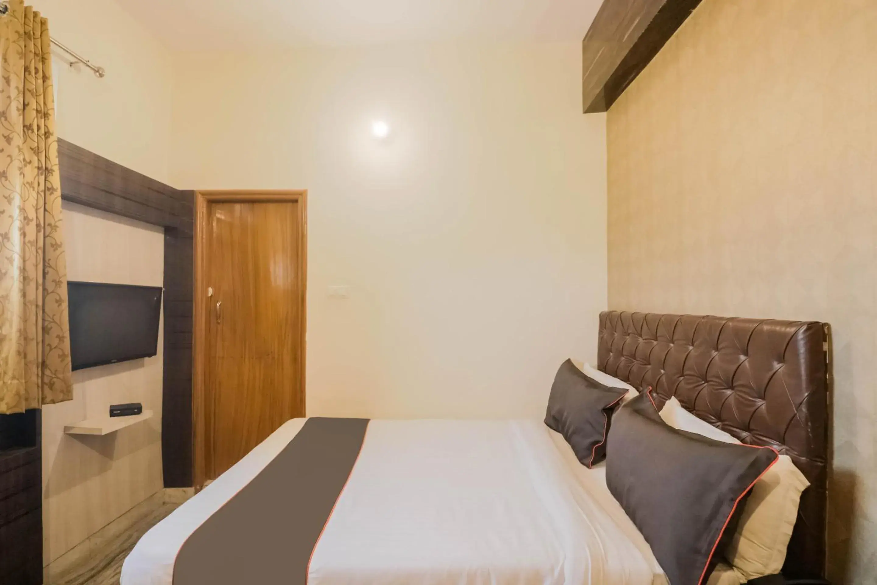 Bedroom, Bed in Collection O Kewal Palace Hyderabad Gate Bedroom, Bed in Collection O Kewal Palace Hyderabad Gate