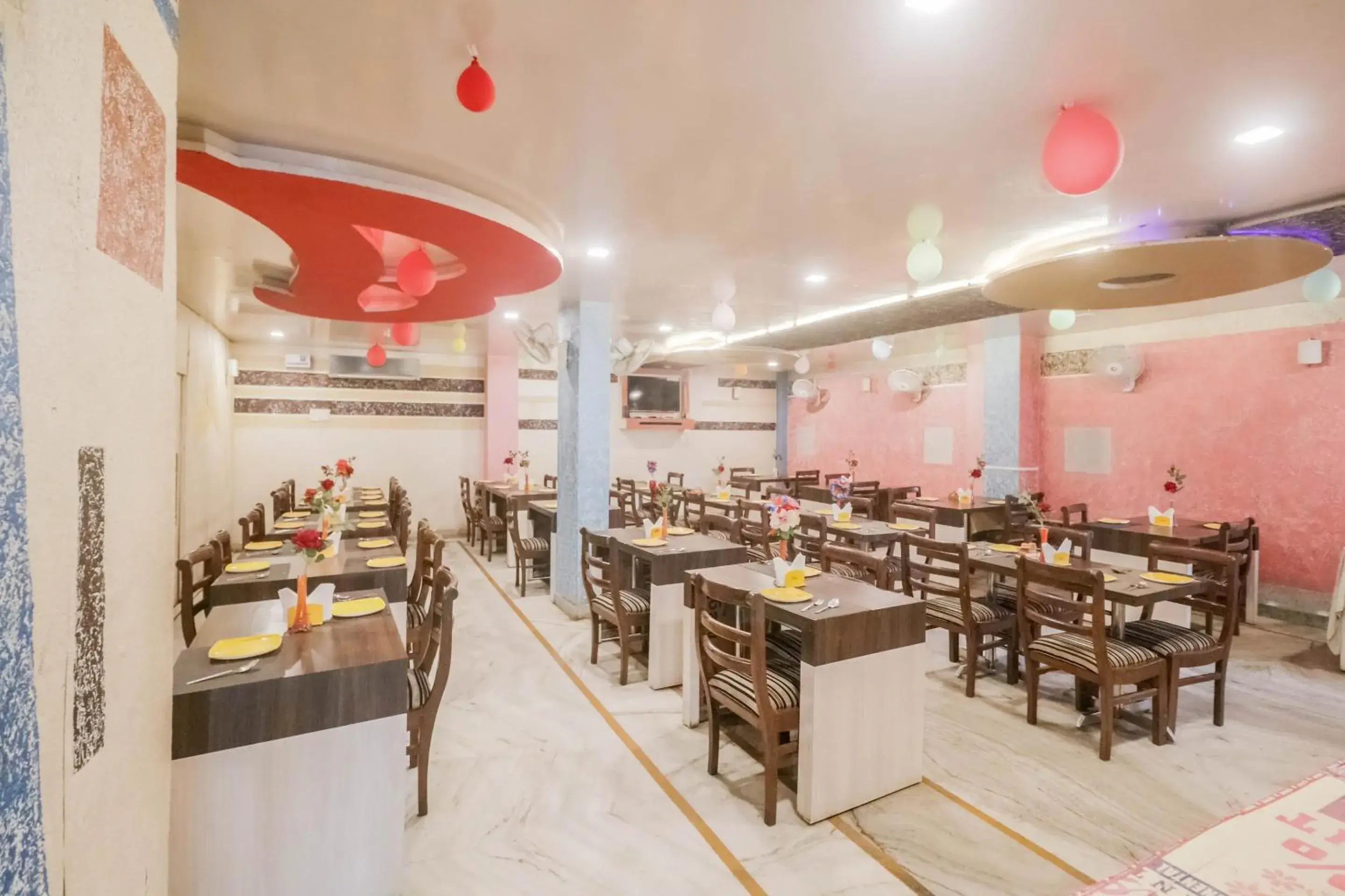 Restaurant/places to eat in Collection O Kewal Palace Hyderabad Gate Restaurant/places to eat in Collection O Kewal Palace Hyderabad Gate