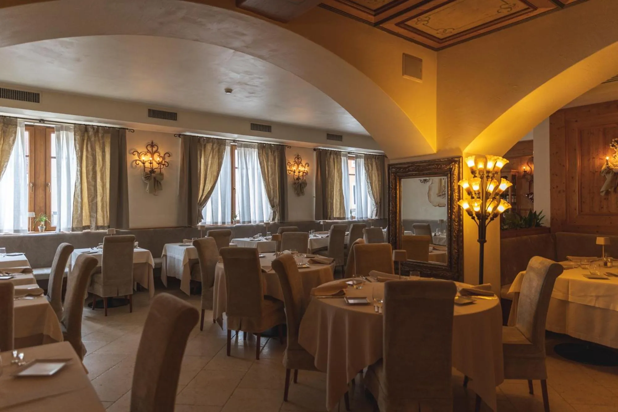 Restaurant/places to eat in Hotel Europa Residence
