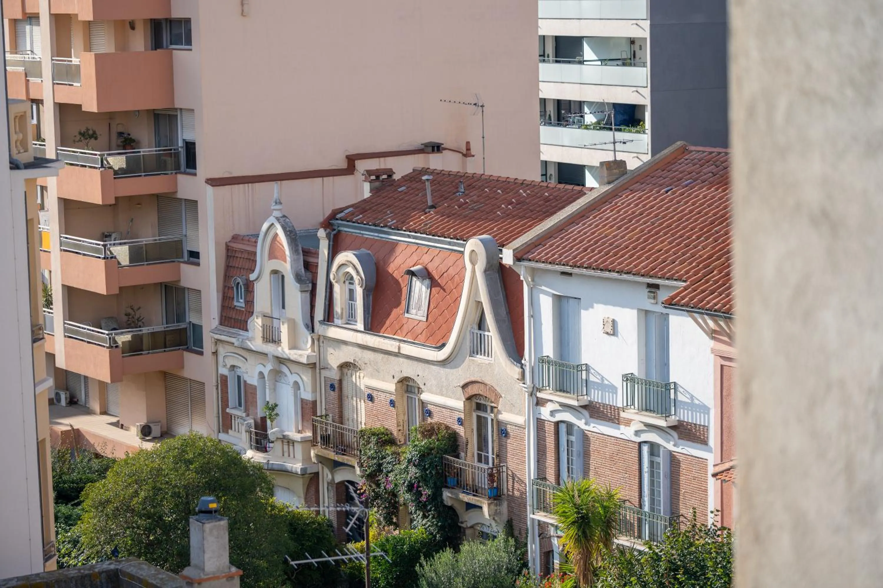 Neighbourhood in The Originals City, Hôtel Mondial, Perpignan