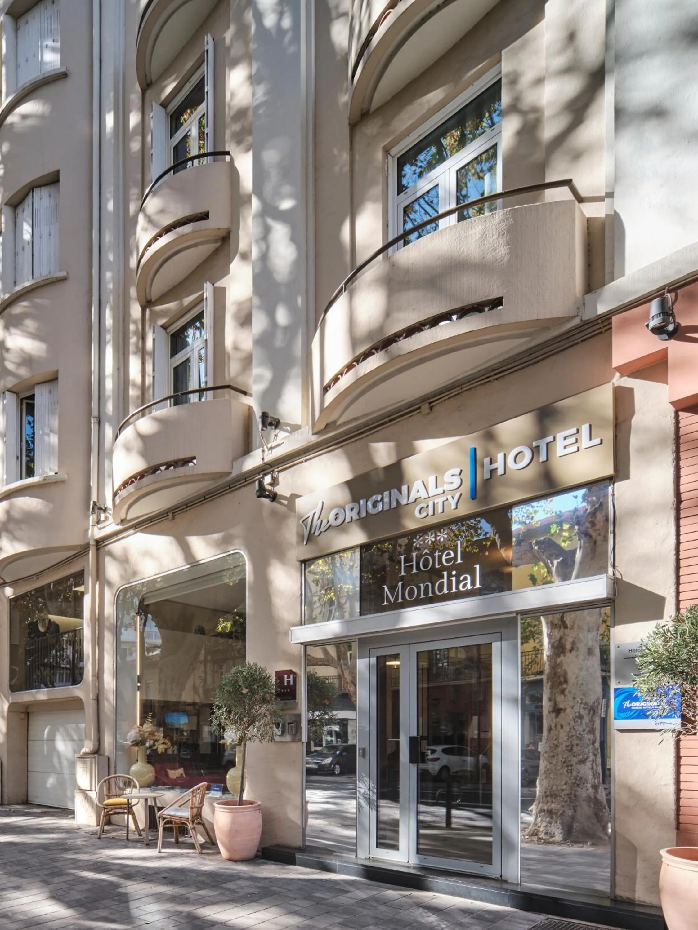 Property building in The Originals City, Hôtel Mondial, Perpignan