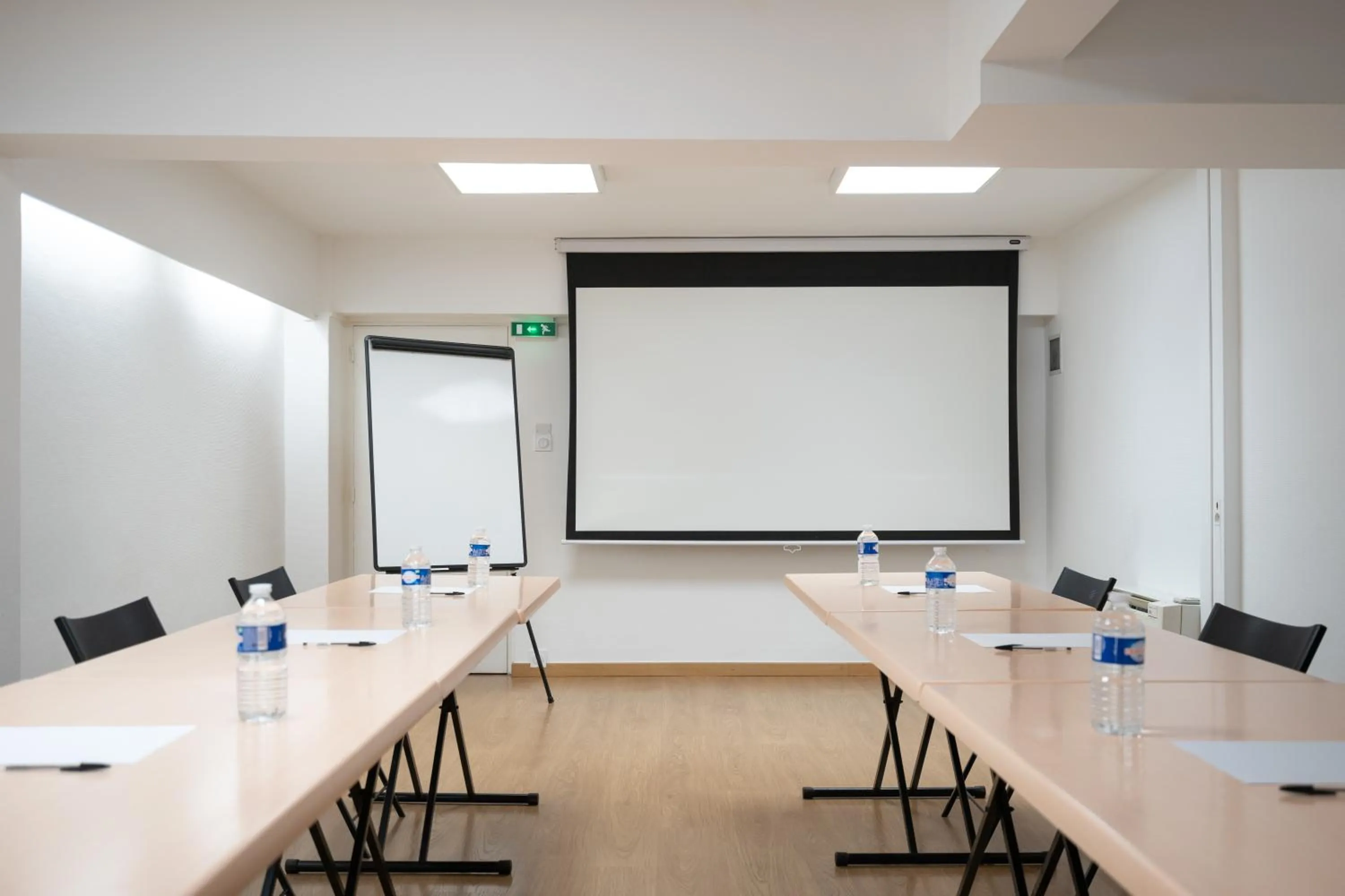 Business facilities in The Originals City, Hôtel Mondial, Perpignan