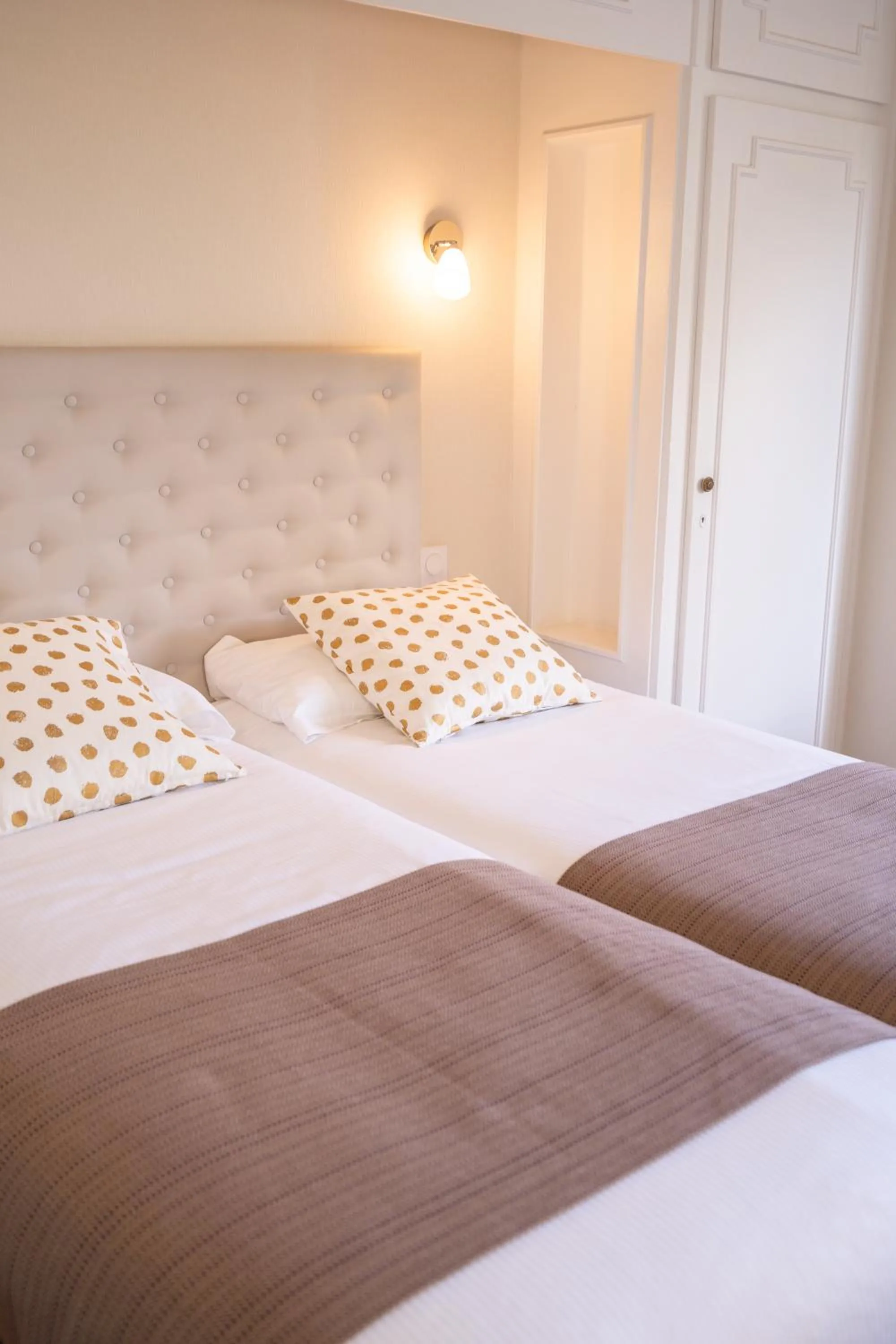 Bed in The Originals City, Hôtel Mondial, Perpignan