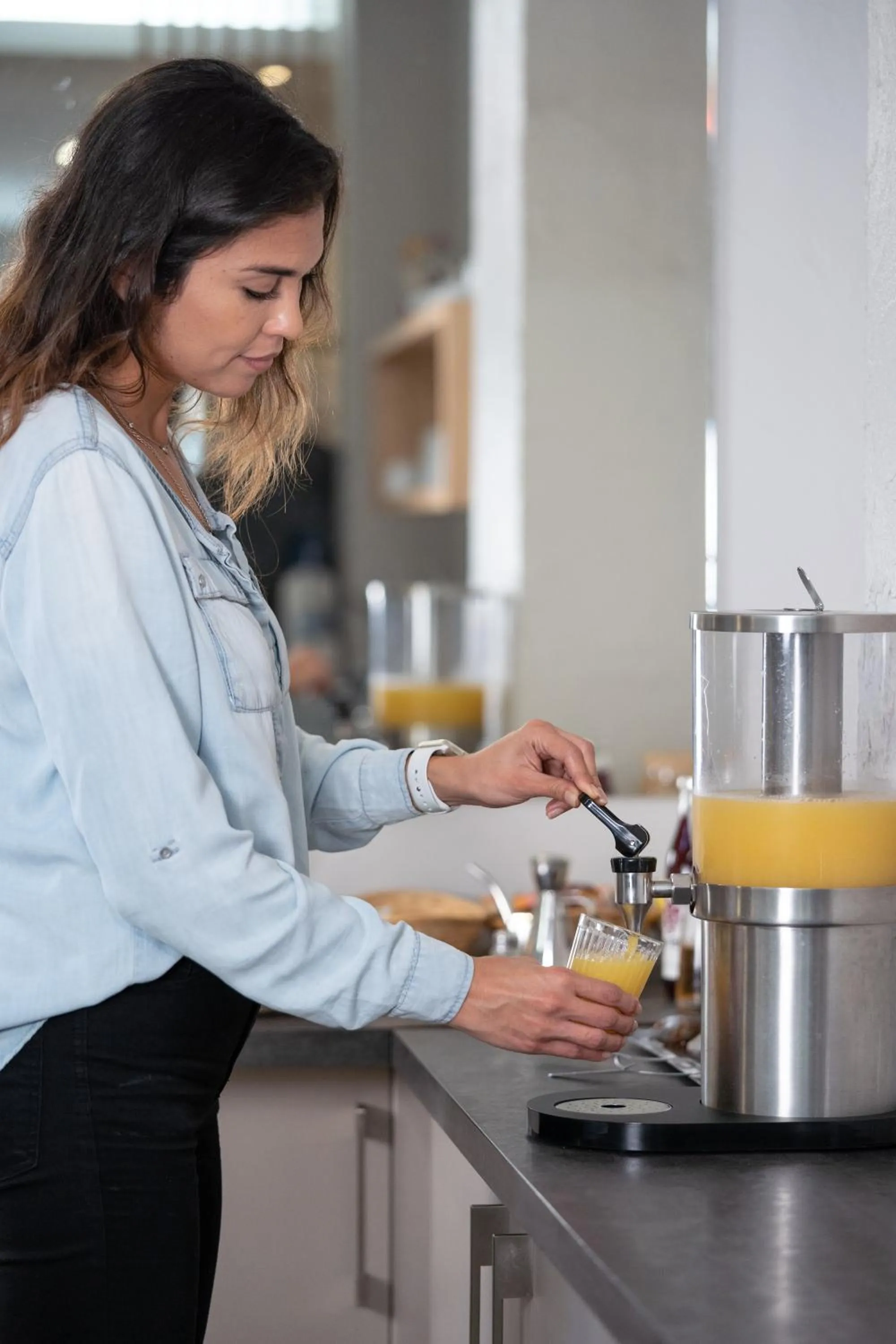 People in The Originals City, Hôtel Mondial, Perpignan