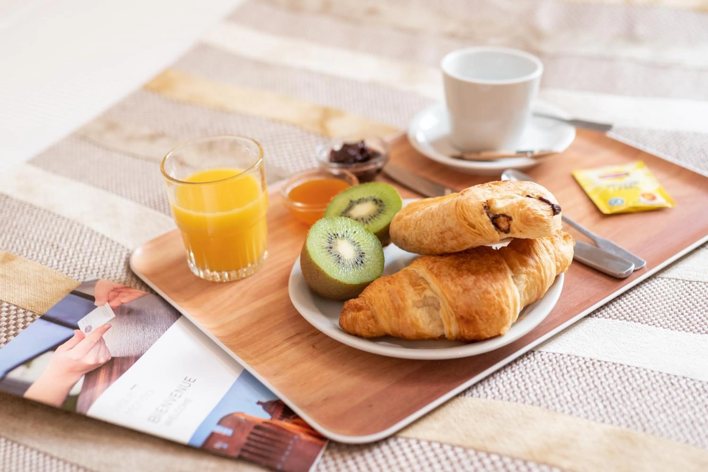 Food and drinks in The Originals City, Hôtel Mondial, Perpignan